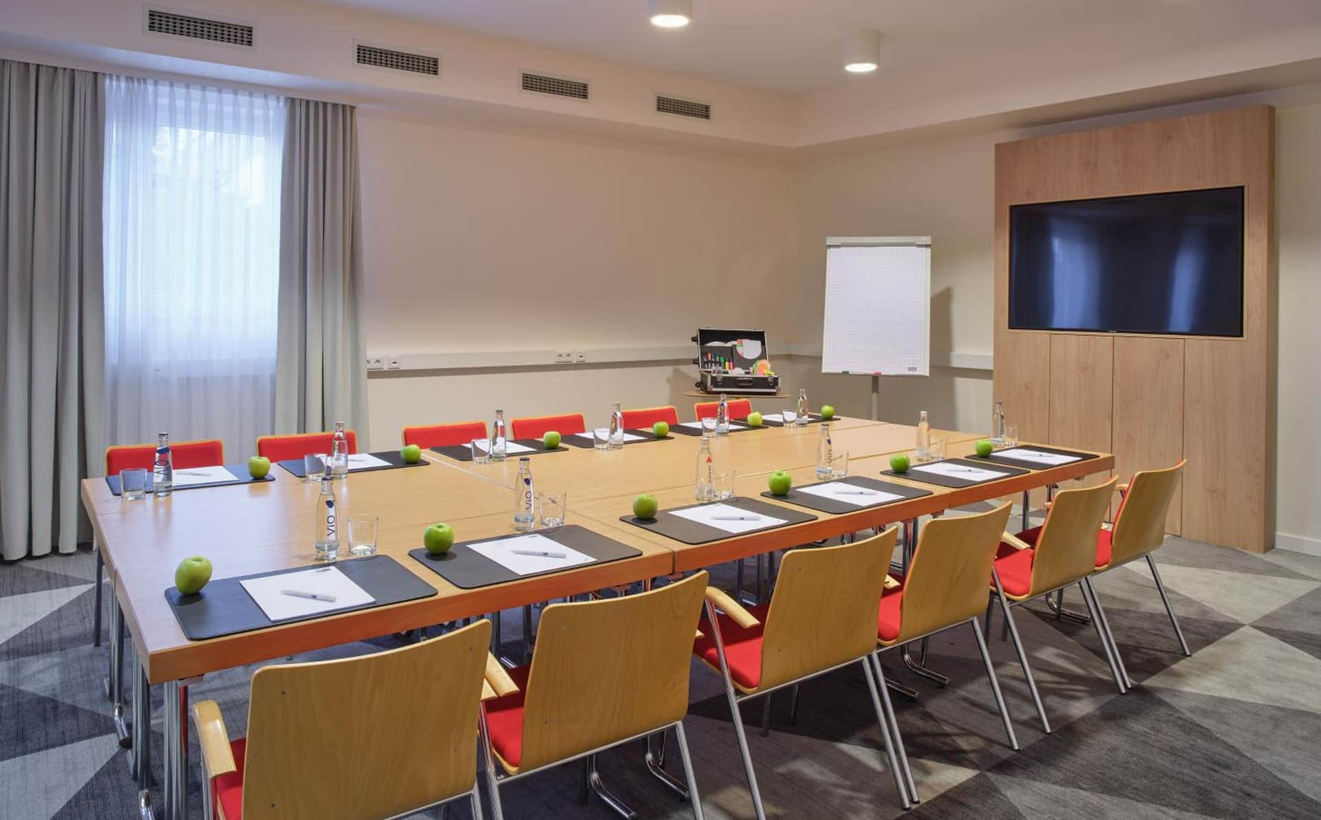 Holiday Inn Express Frankfurt Airport, an IHG Hotel