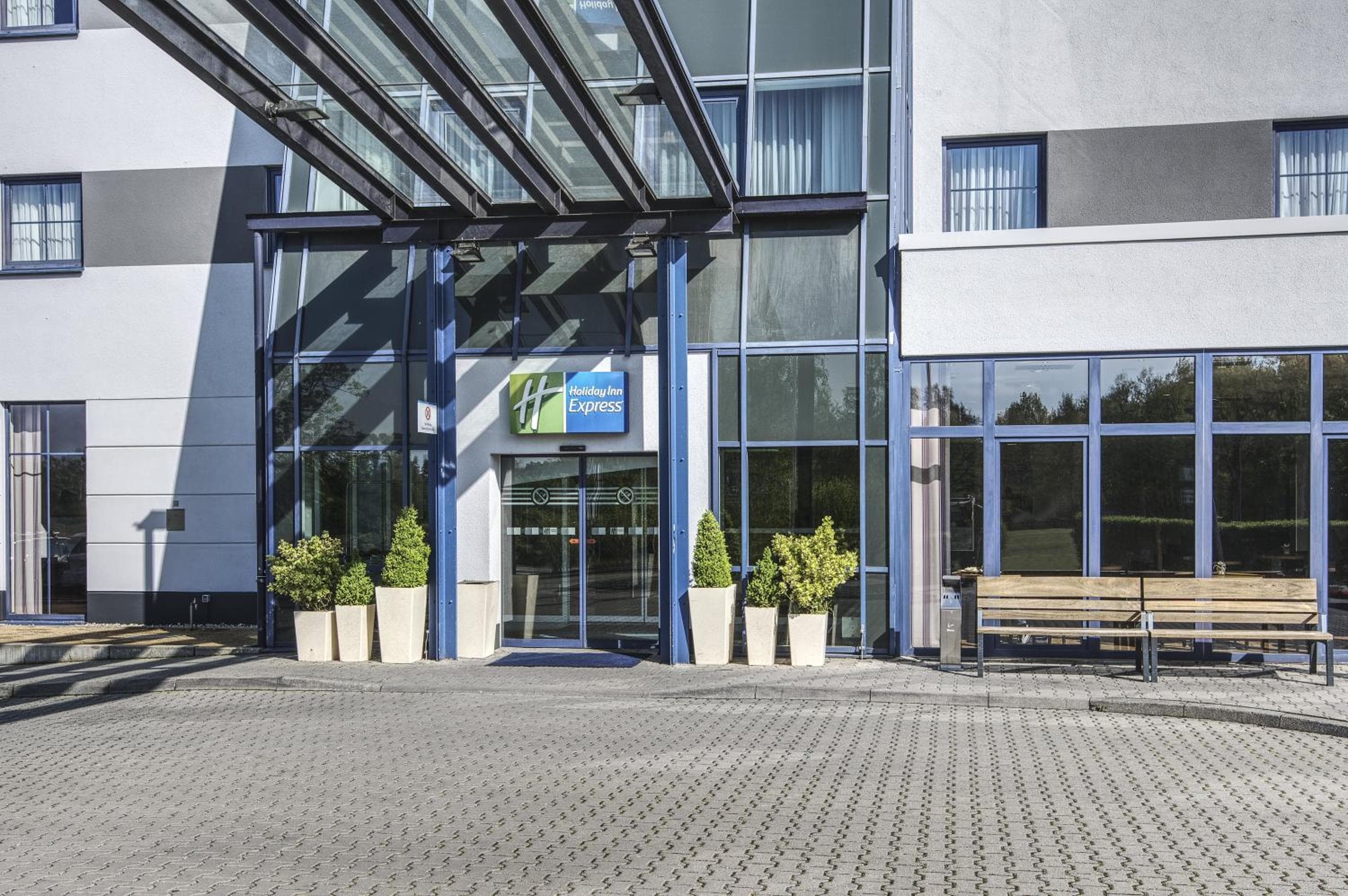 Holiday Inn Express Frankfurt Airport, an IHG Hotel
