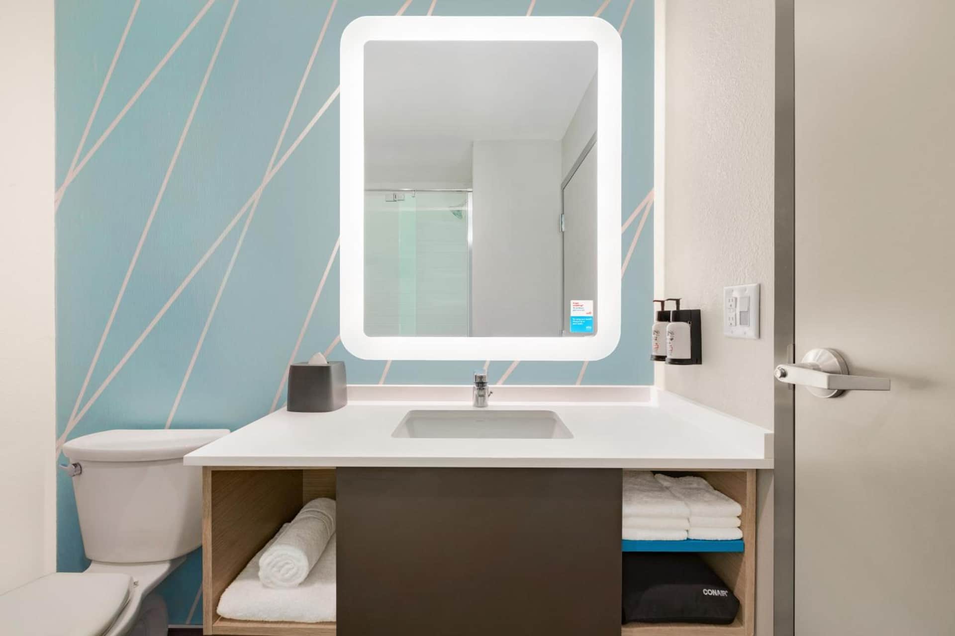 Avid Hotel Cedar Rapids South - Arpt Area by IHG