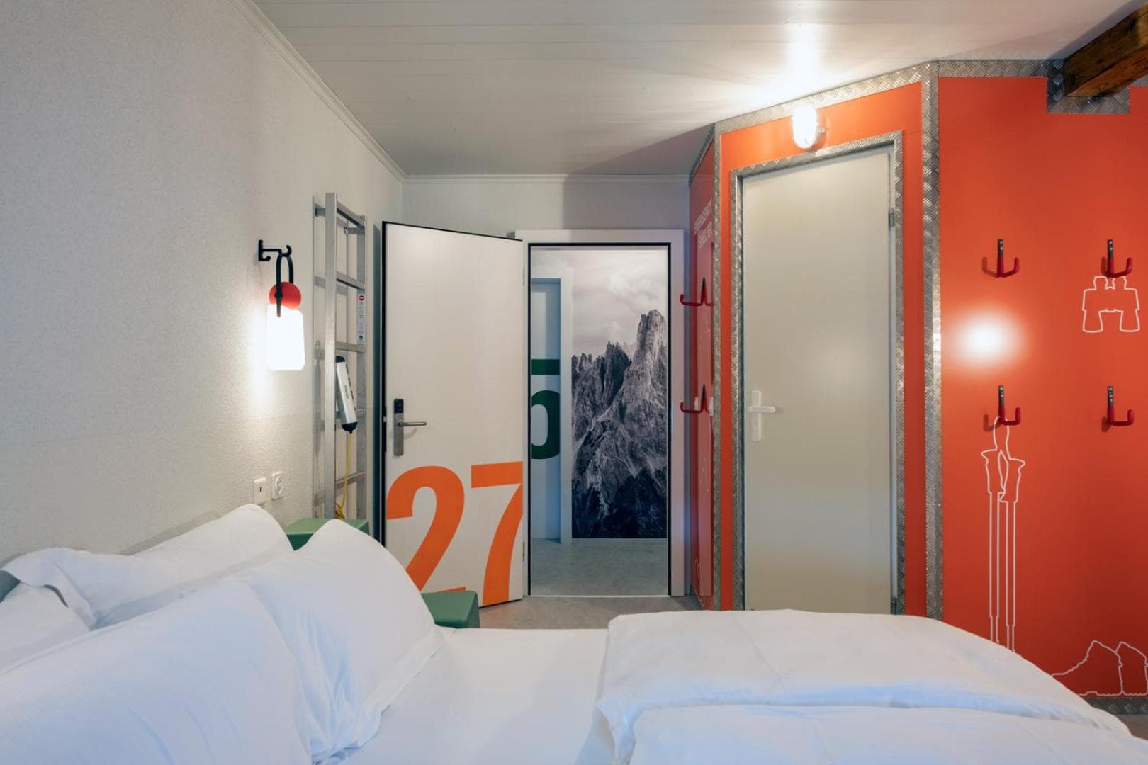 Peanut Mountain Lodge & Le Communal