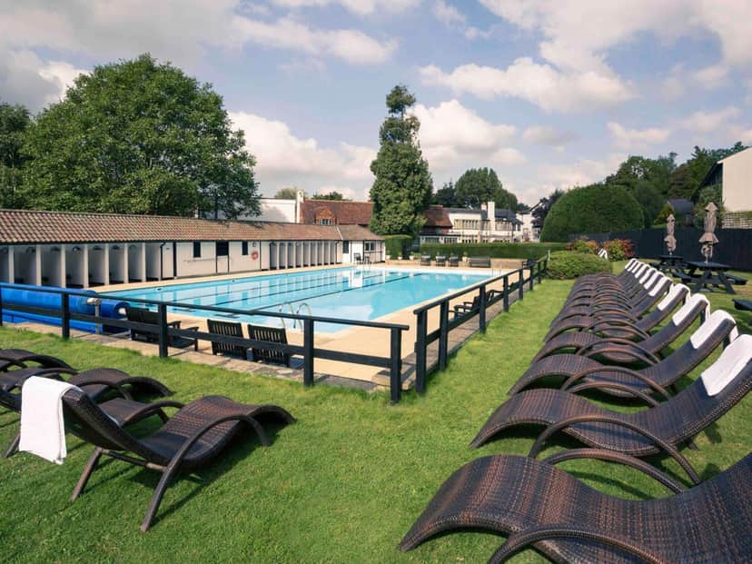 Sunday Box Hill Burford Bridge Hotel