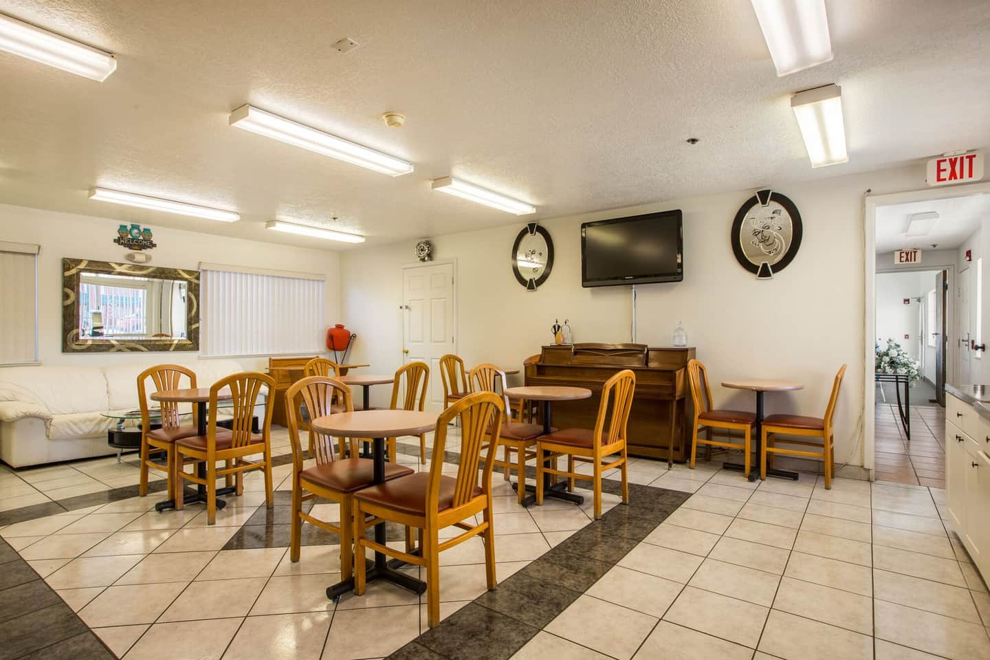 Sandia Peak Inn Old Town ABQ, a Howard Johnson by Wyndham