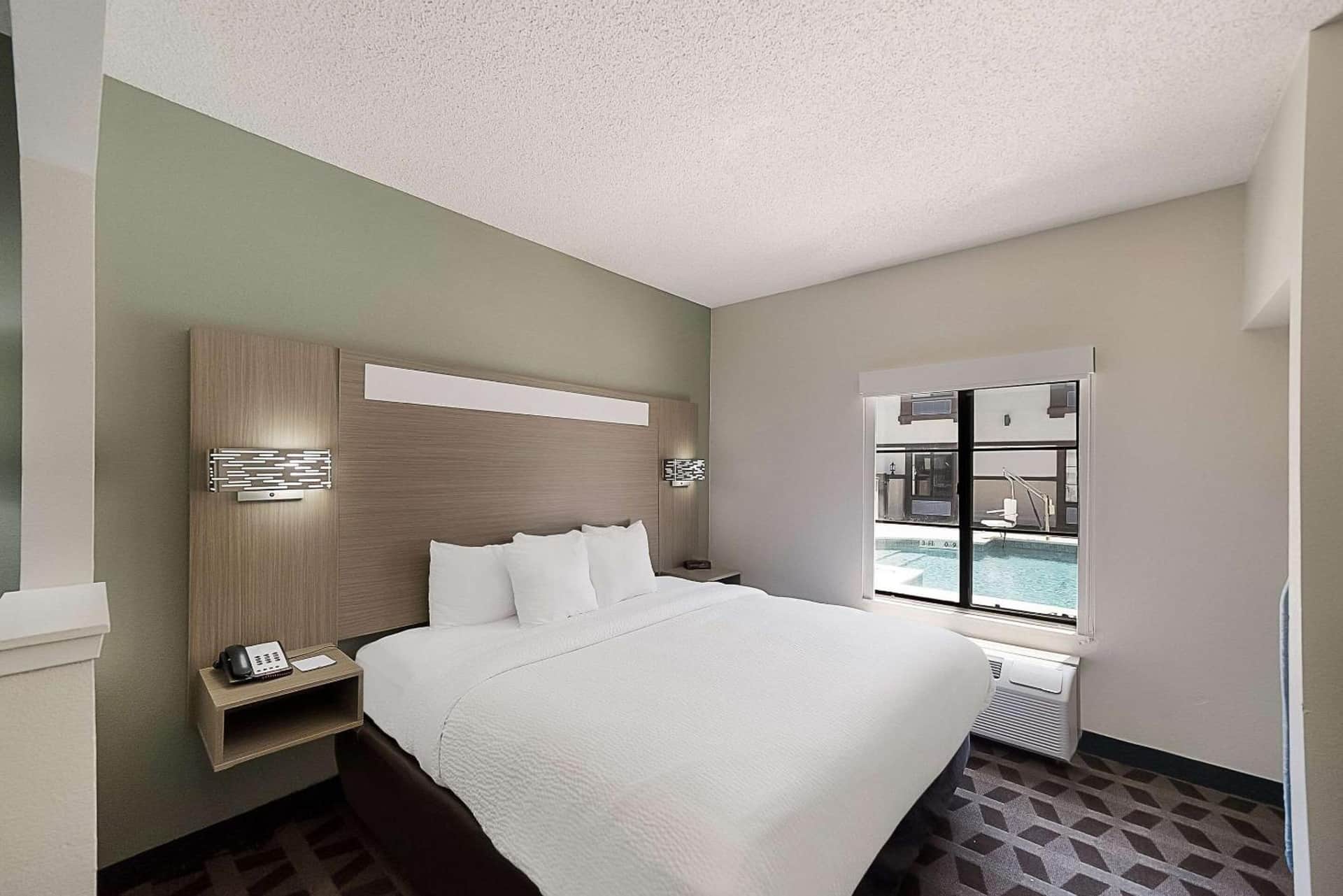 Quality Inn & Suites Irving DFW Airport South