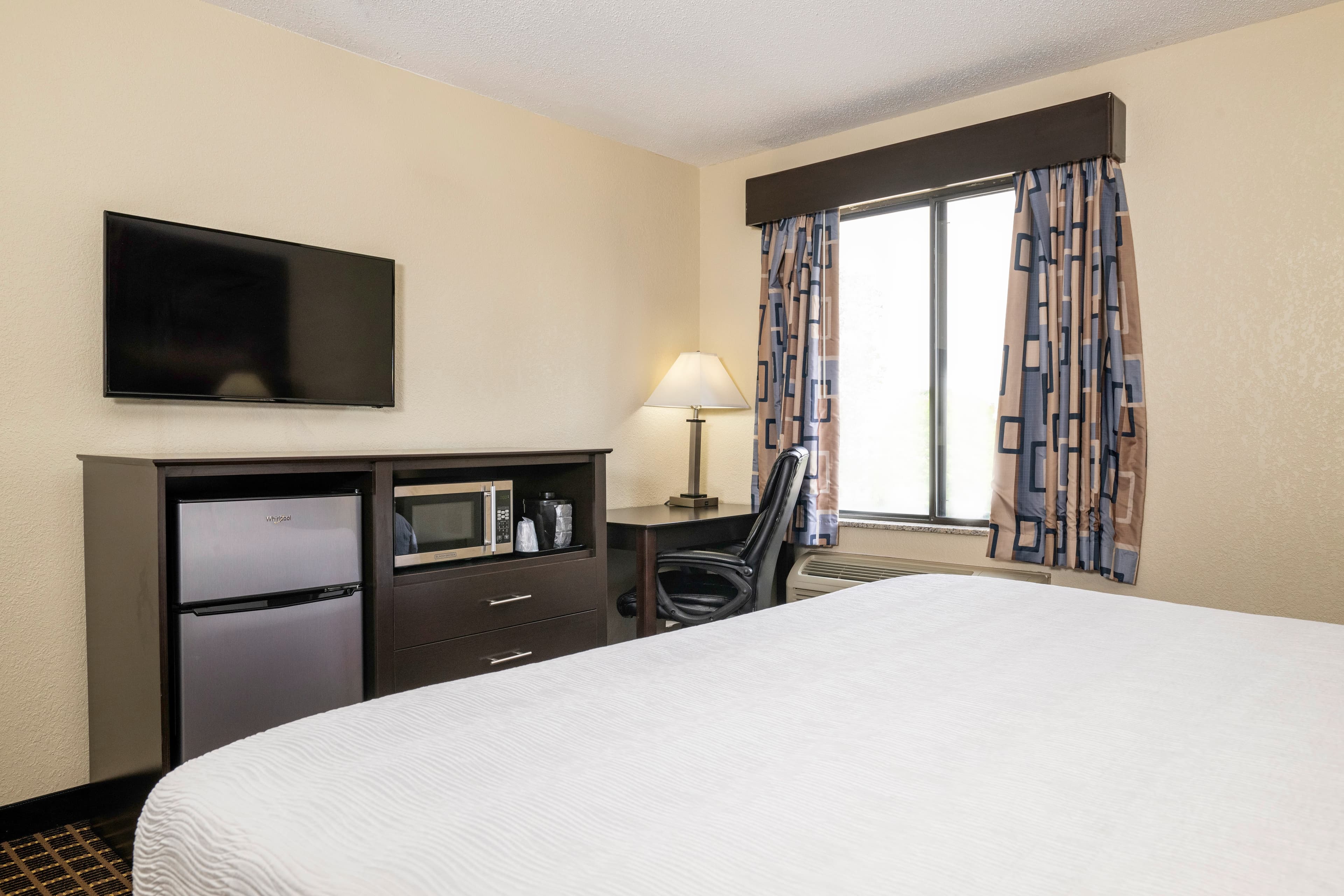 Baymont Inn & Suites by Wyndham Mukwonago