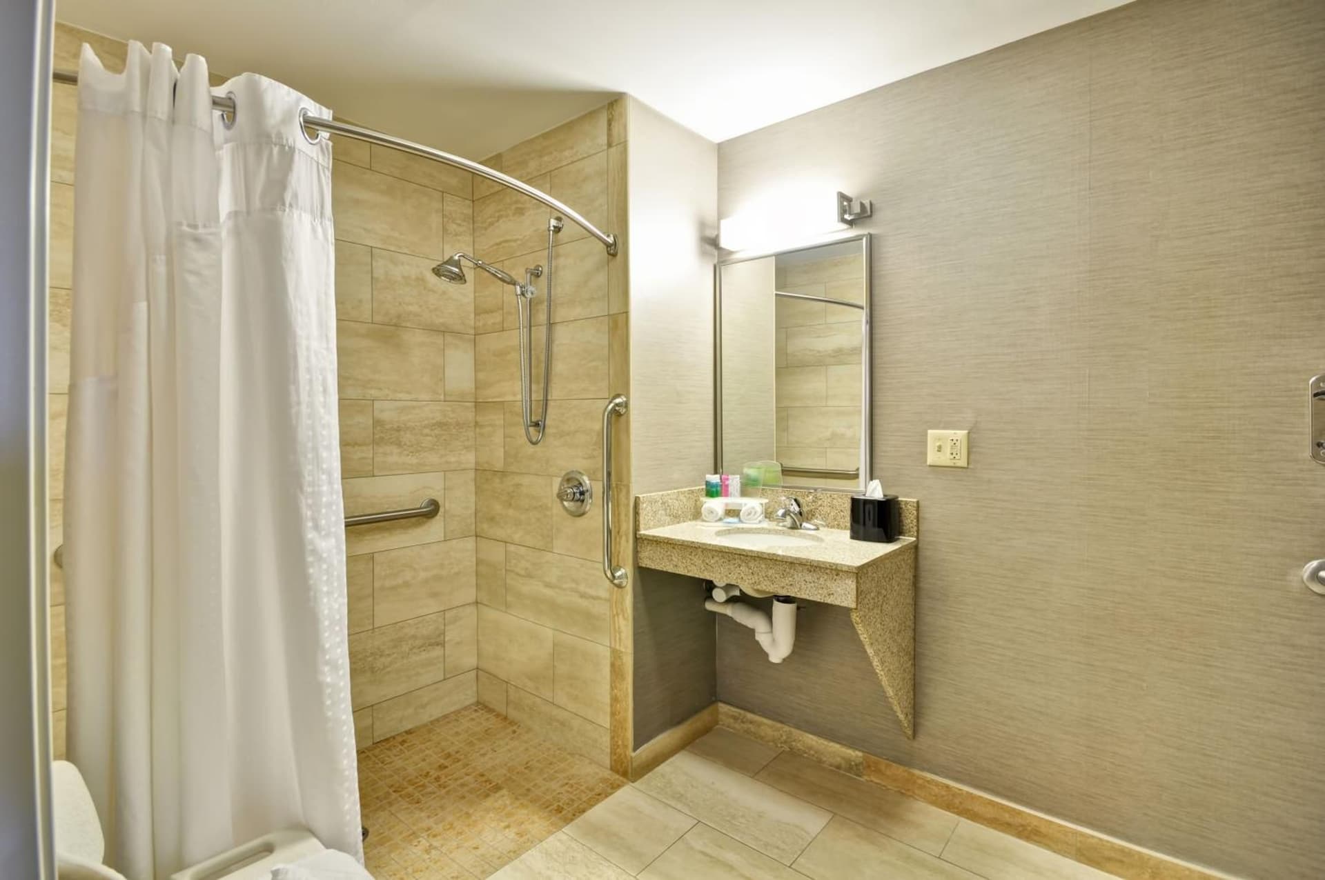 Holiday Inn Express Romulus / Detroit Airport by IHG