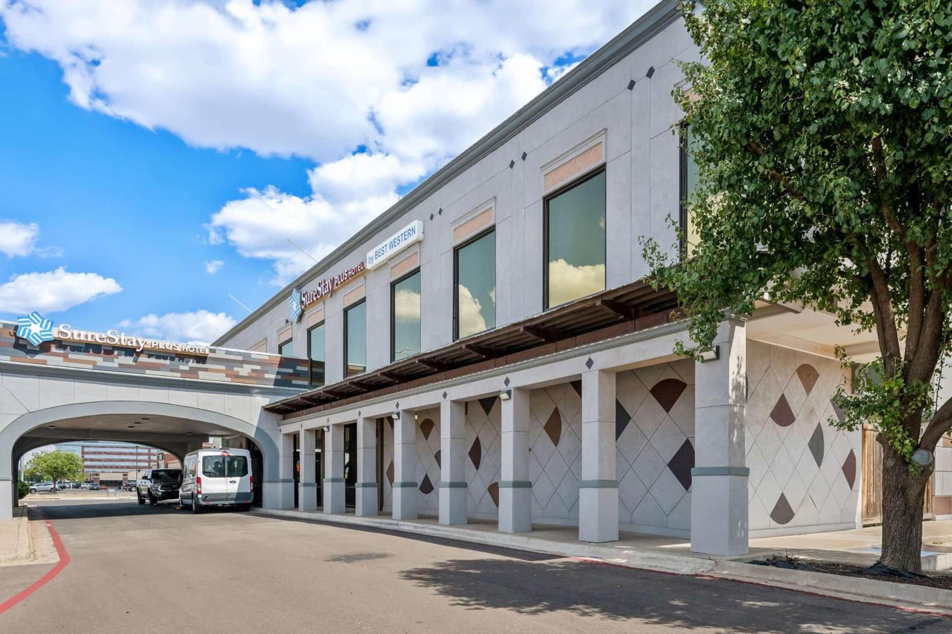SureStay Plus Hotel by Best Western Lubbock Medical Center