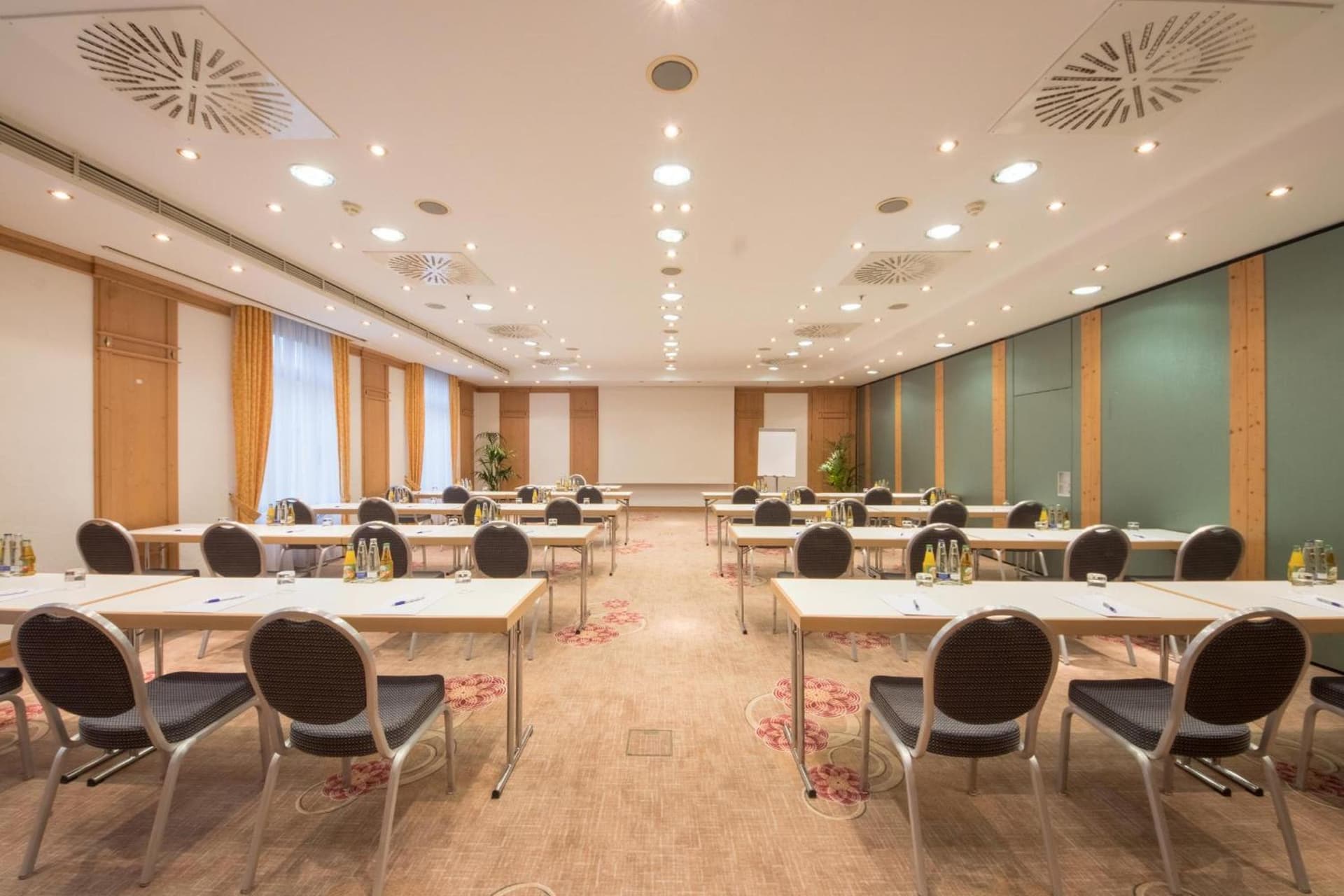 Atomis Hotel Munich Airport by Mercure