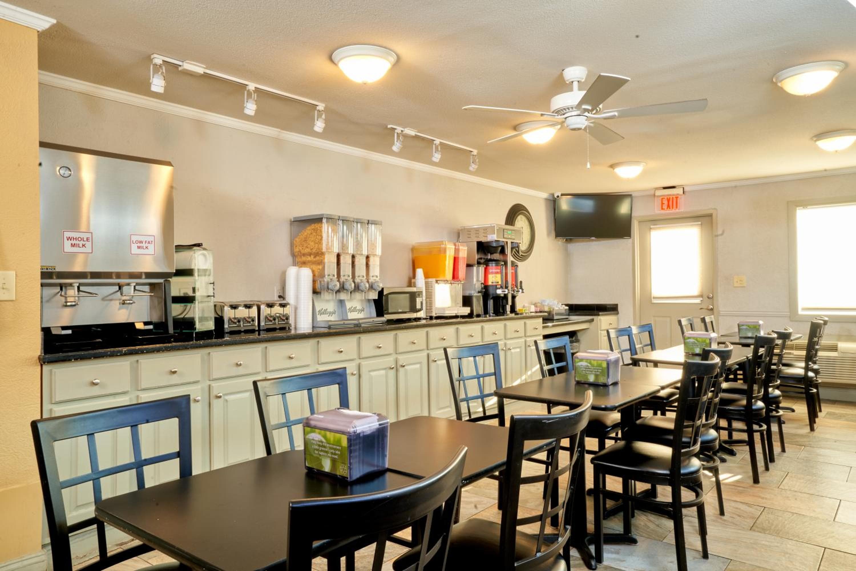 Family Garden Inn & Suites