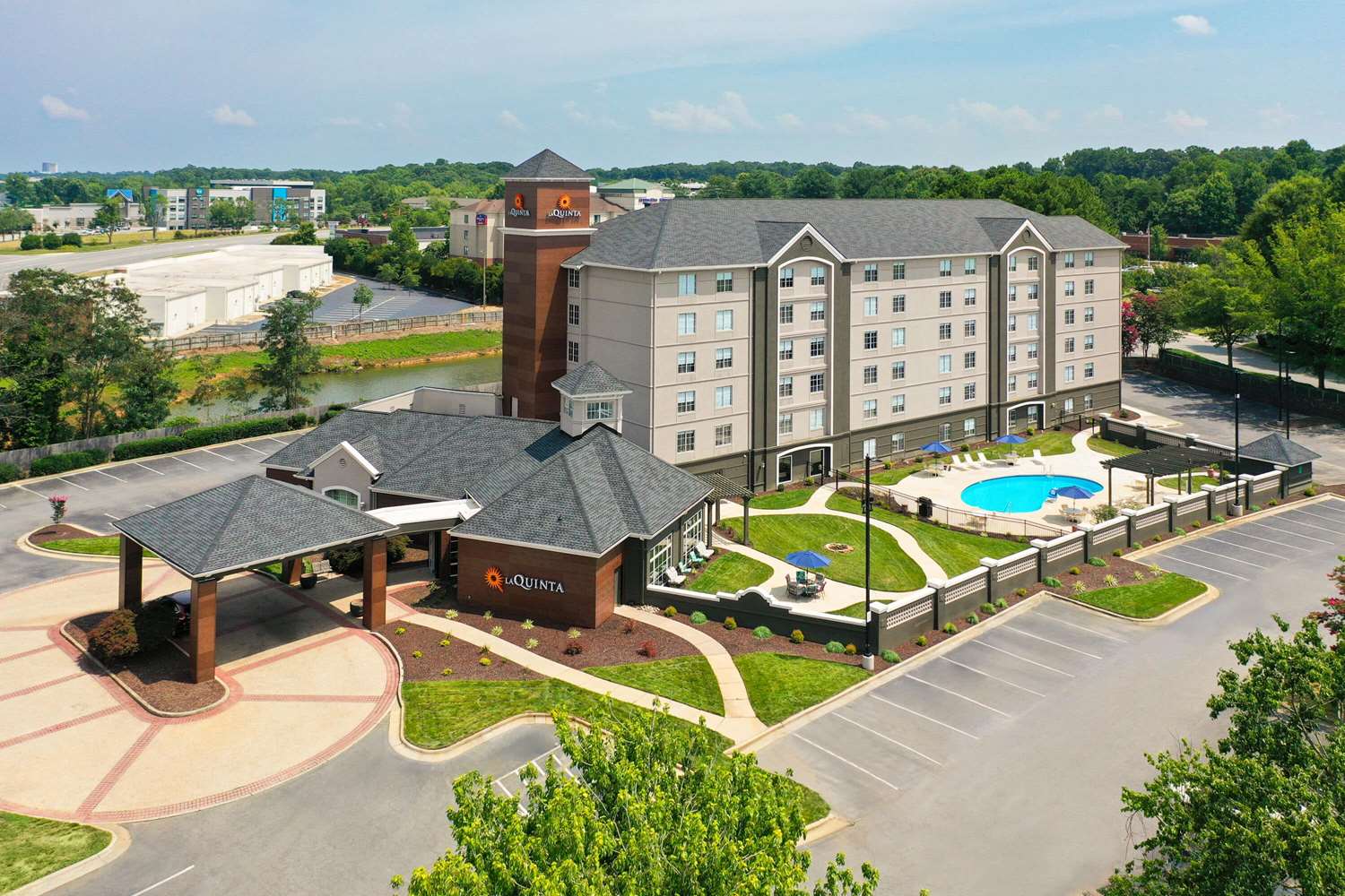 La Quinta Inn & Suites by Wyndham Greensboro NC