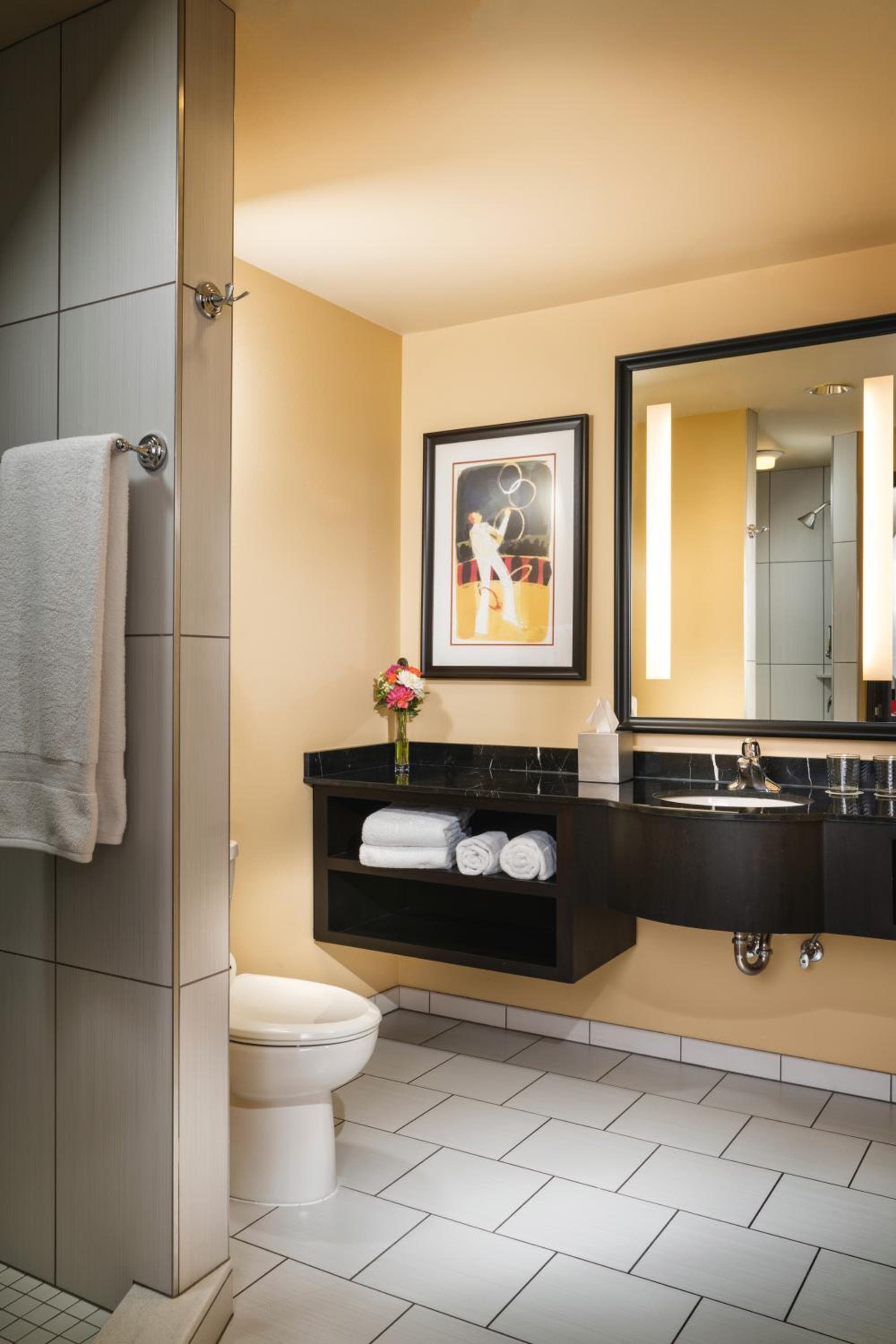 Staypineapple, The Maxwell Hotel, Seattle Center Seattle