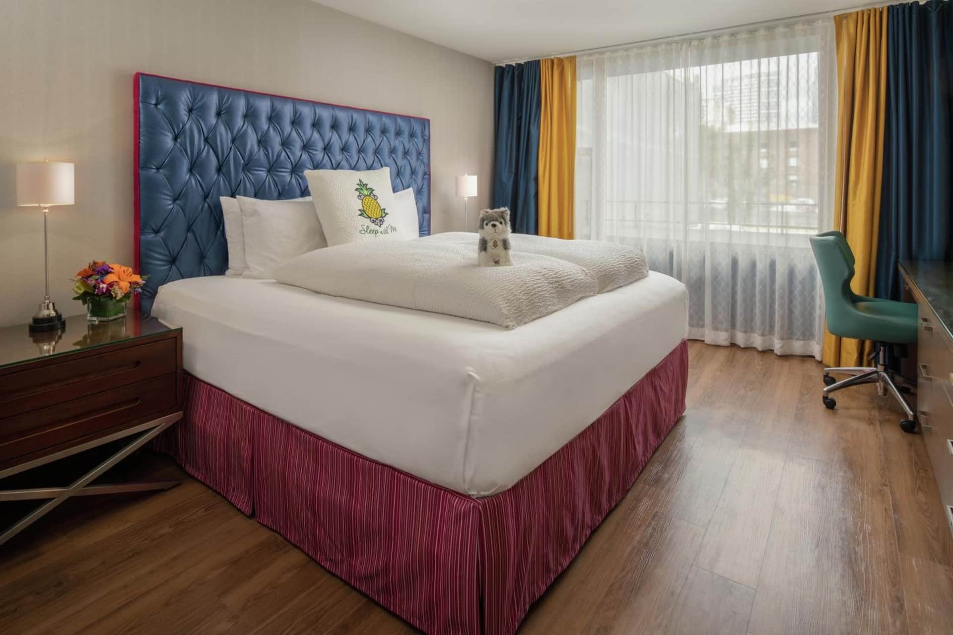 Staypineapple, Hotel Rose, Downtown Portland