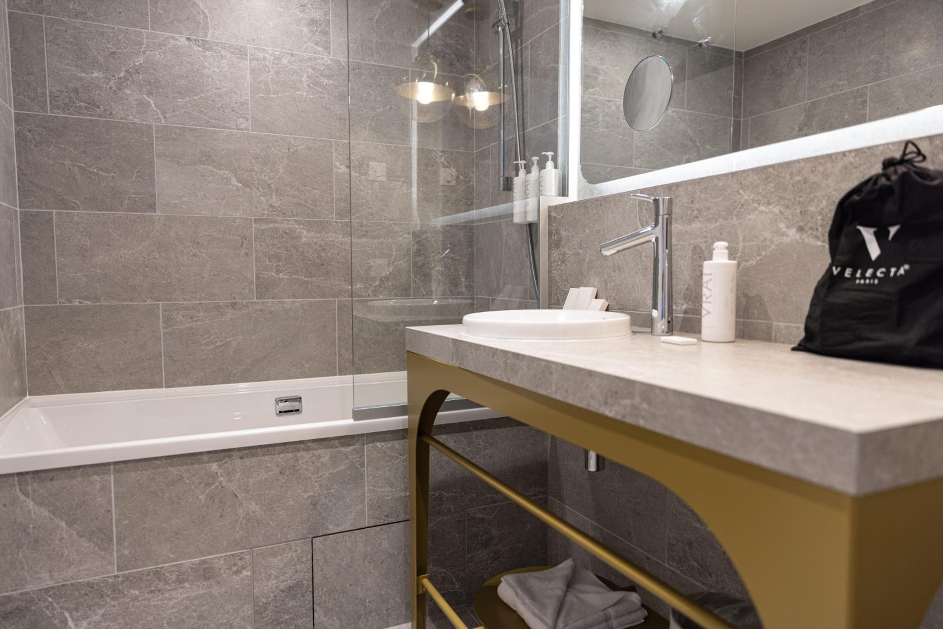 Kyriad Prestige Paris Asnieres