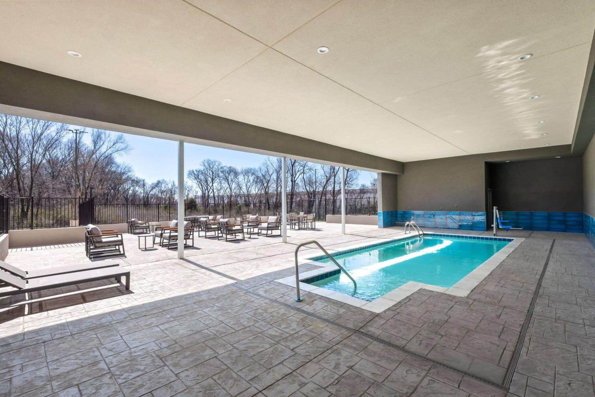 La Quinta Inn & Suites by Wyndham DeSoto