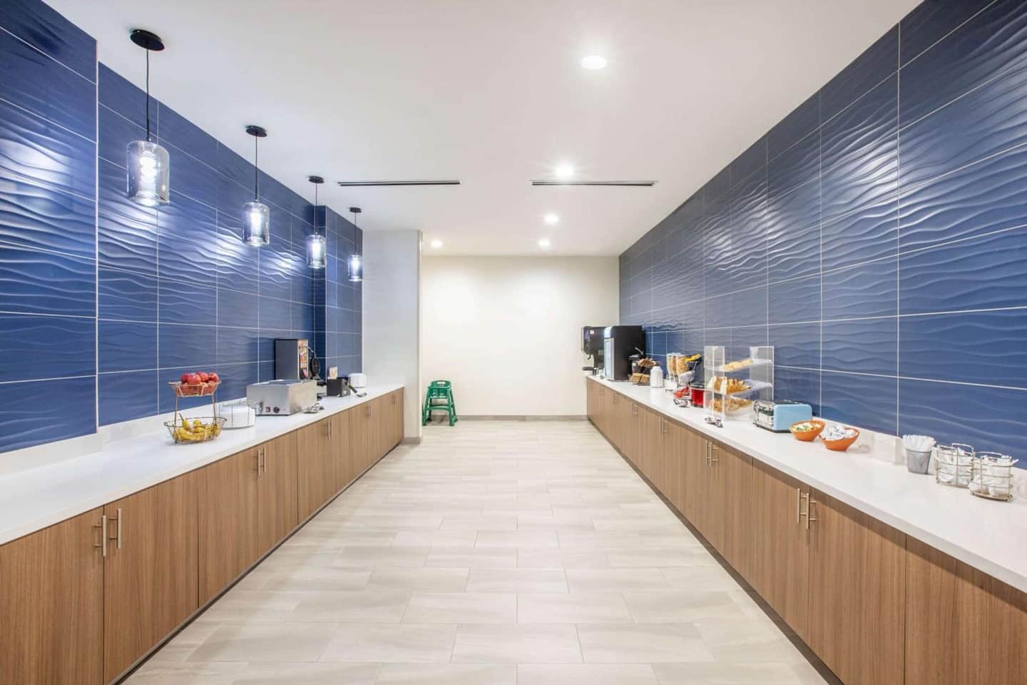 La Quinta Inn & Suites by Wyndham Dallas Duncanville