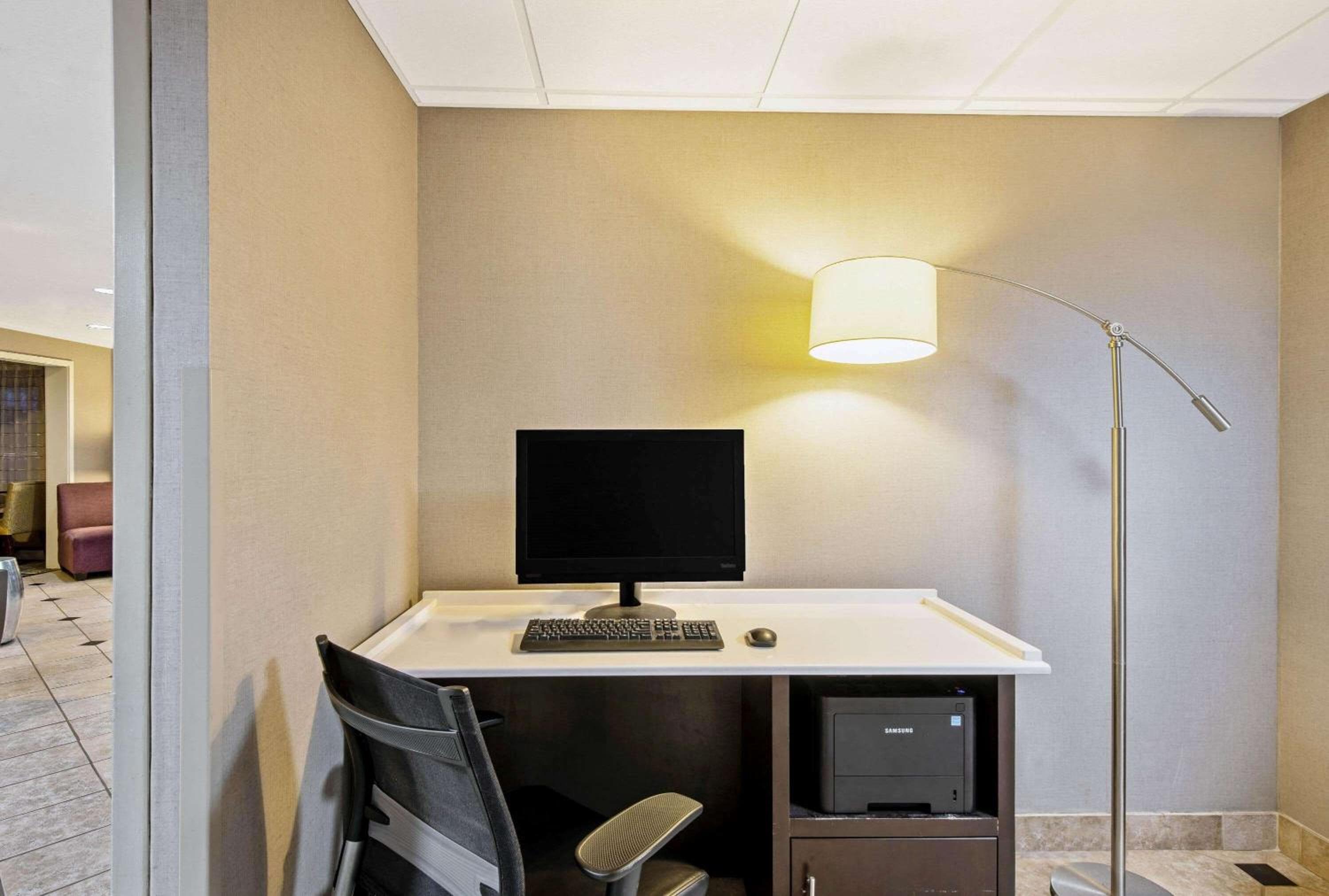 La Quinta by Wyndham Harrisburg Airport Hershey