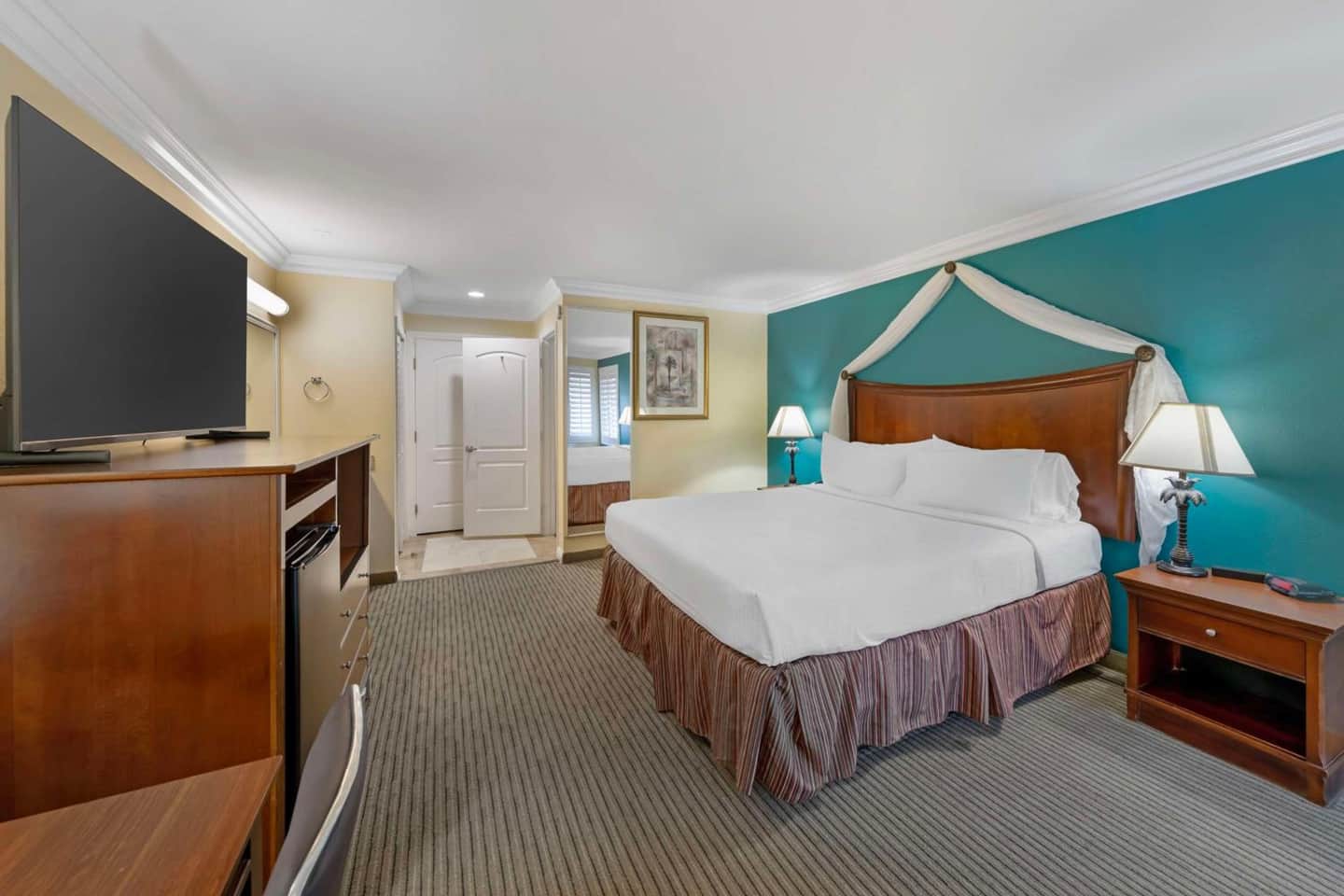 Best Western Harbour Inn & Suites Huntington - Sunset Beach