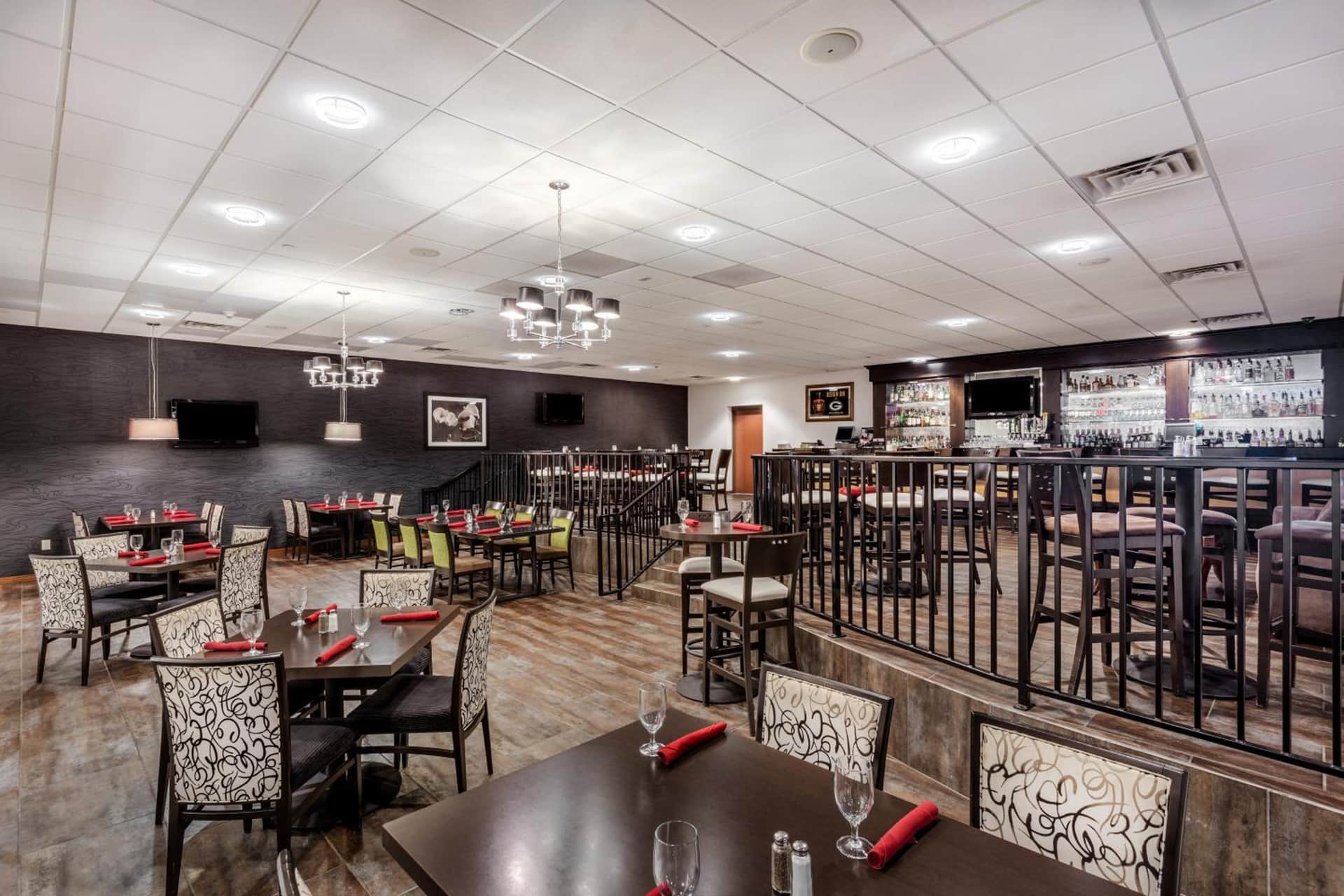 Crowne Plaza Milwaukee Airport by IHG