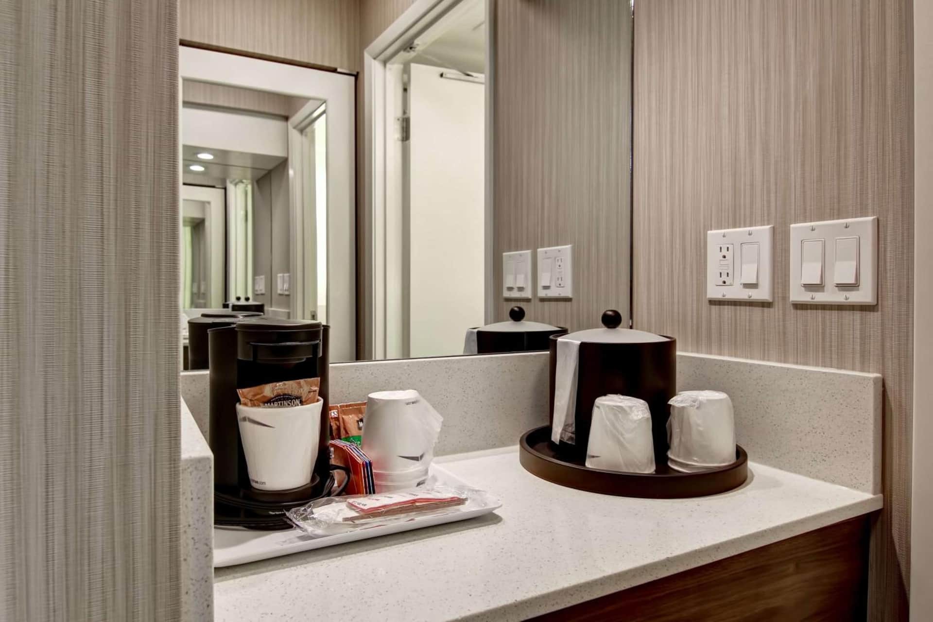 Hampton Inn & Suites by Hilton Calgary Airport