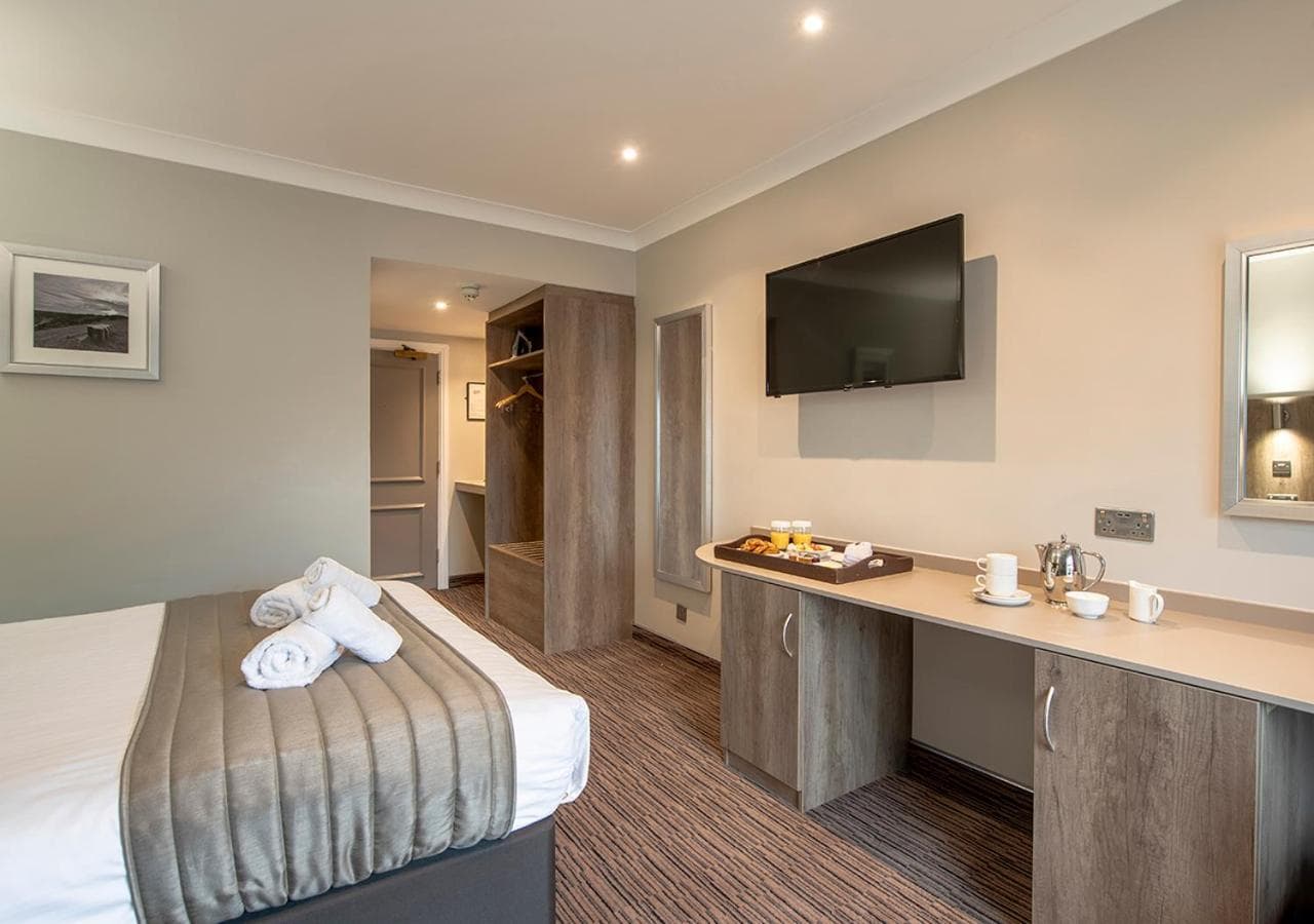 Hogs Back Hotel & Spa Nr Farnham
