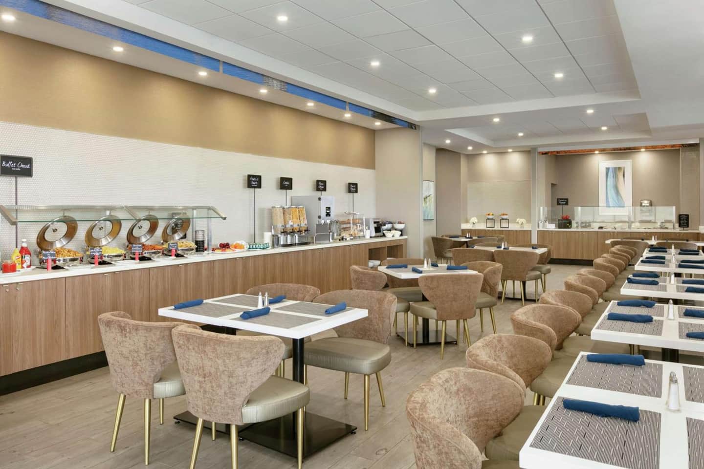 Embassy Suites by Hilton Montreal Airport