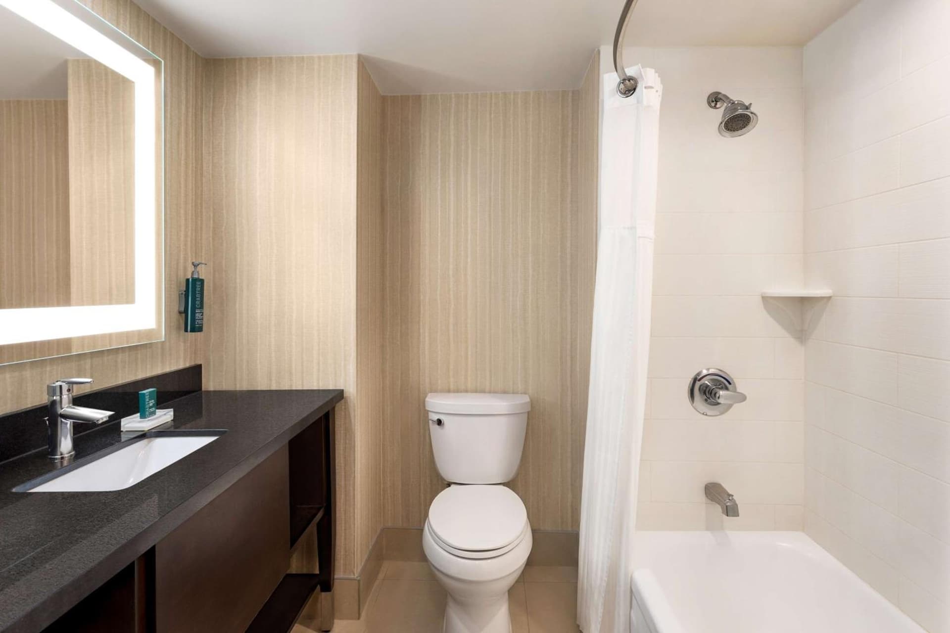 DoubleTree by Hilton Pointe Claire Montreal Airport West