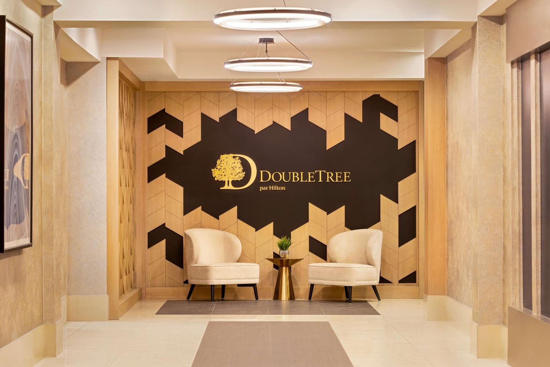 DoubleTree by Hilton Pointe Claire Montreal Airport West