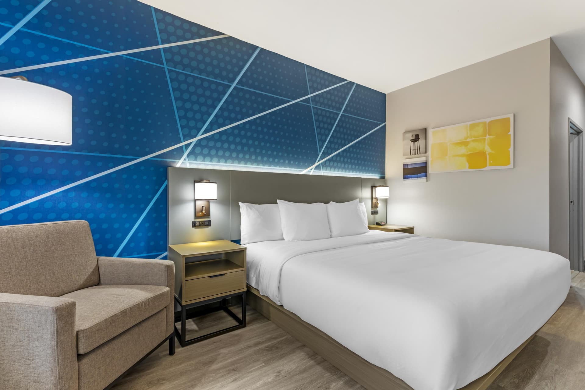 Comfort Inn & Suites Love Field-Dallas Market Center