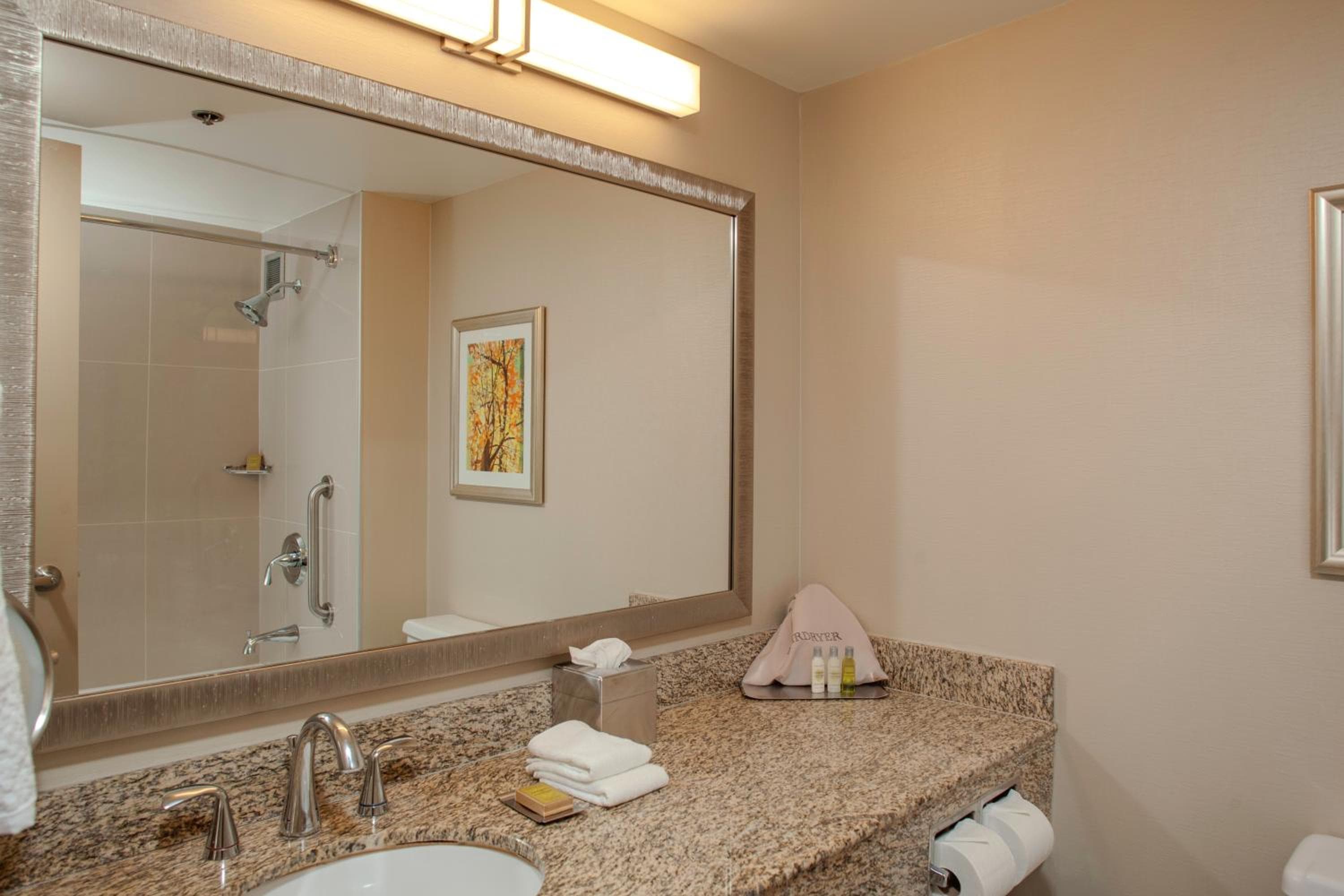 DoubleTree by Hilton Kansas City - Overland Park