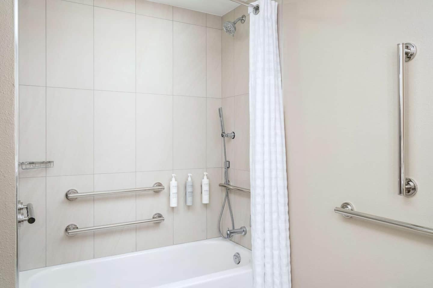 Embassy Suites by Hilton Charleston Airport Hotel & Convention Center