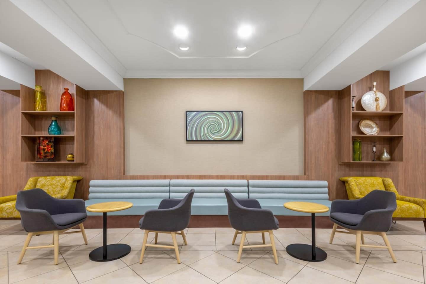 Holiday Inn and Suites Pittsfield-Berkshires