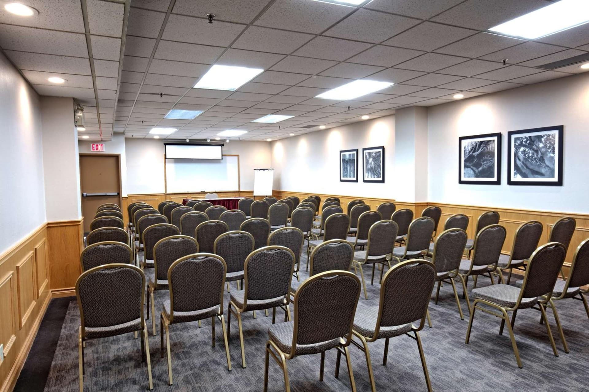 Best Western VOYAGEUR PLACE HOTEL
