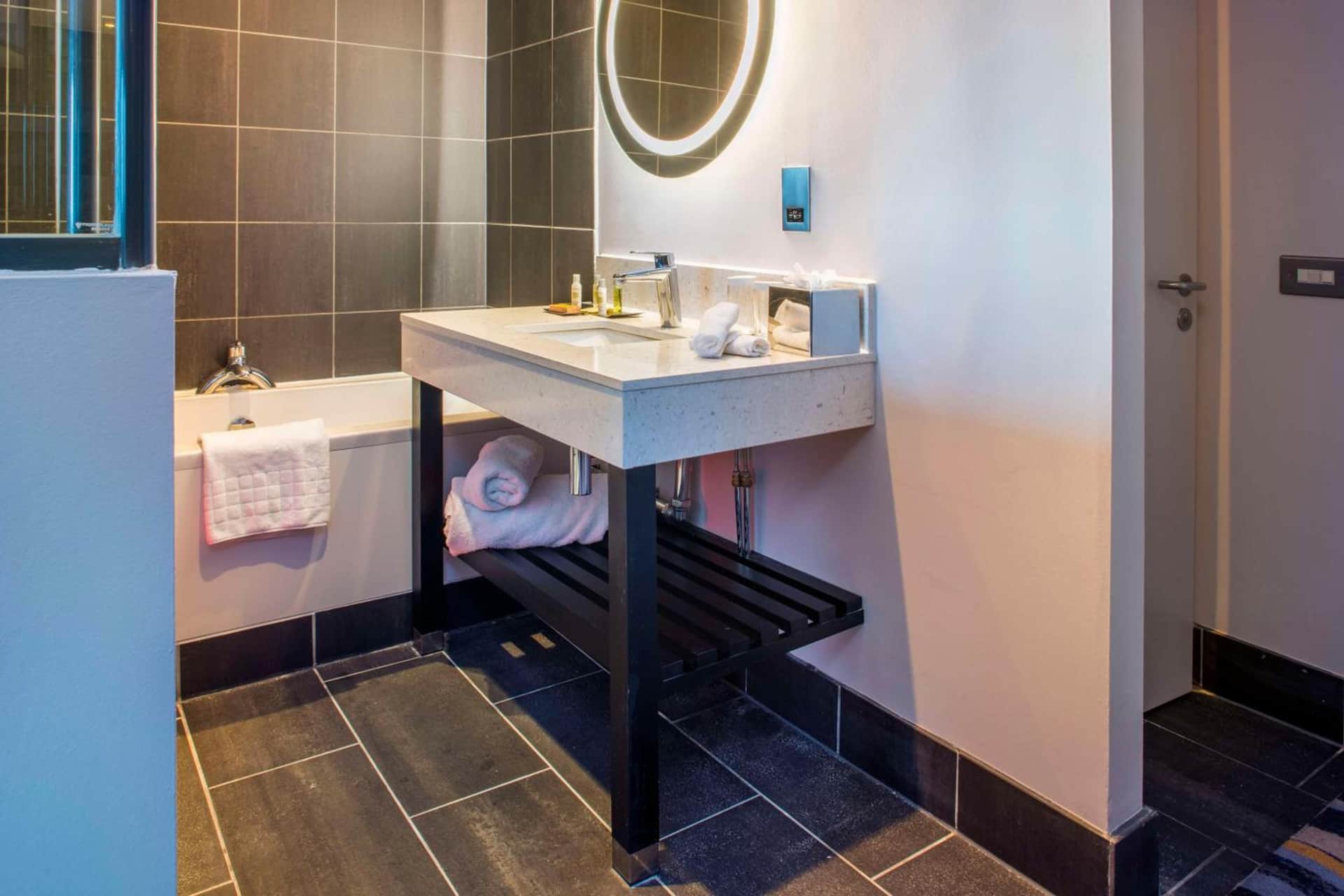 DoubleTree by Hilton Bristol South - Cadbury House