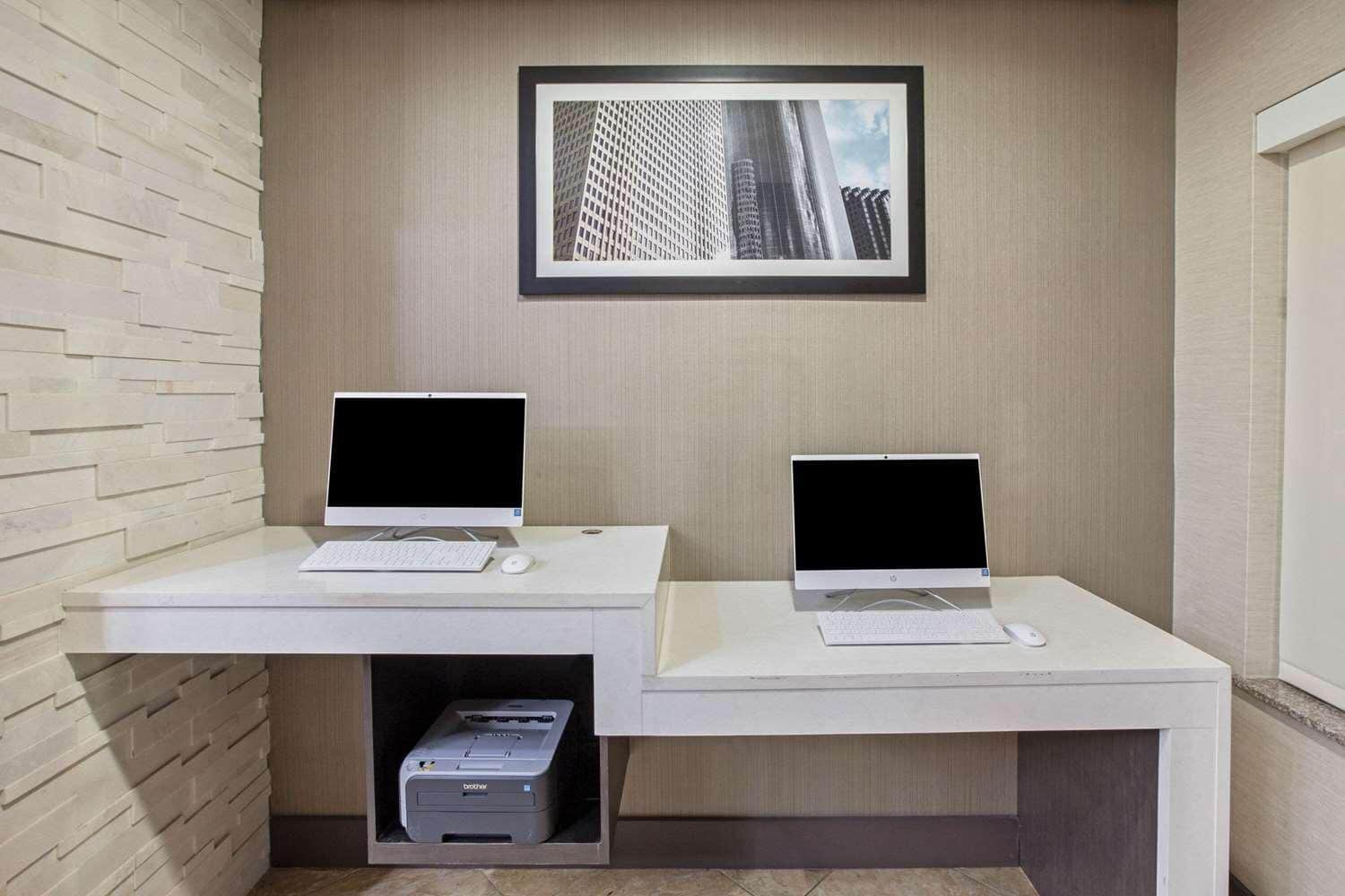 La Quinta Inn & Suites By Wyndham Houston Pasadena North