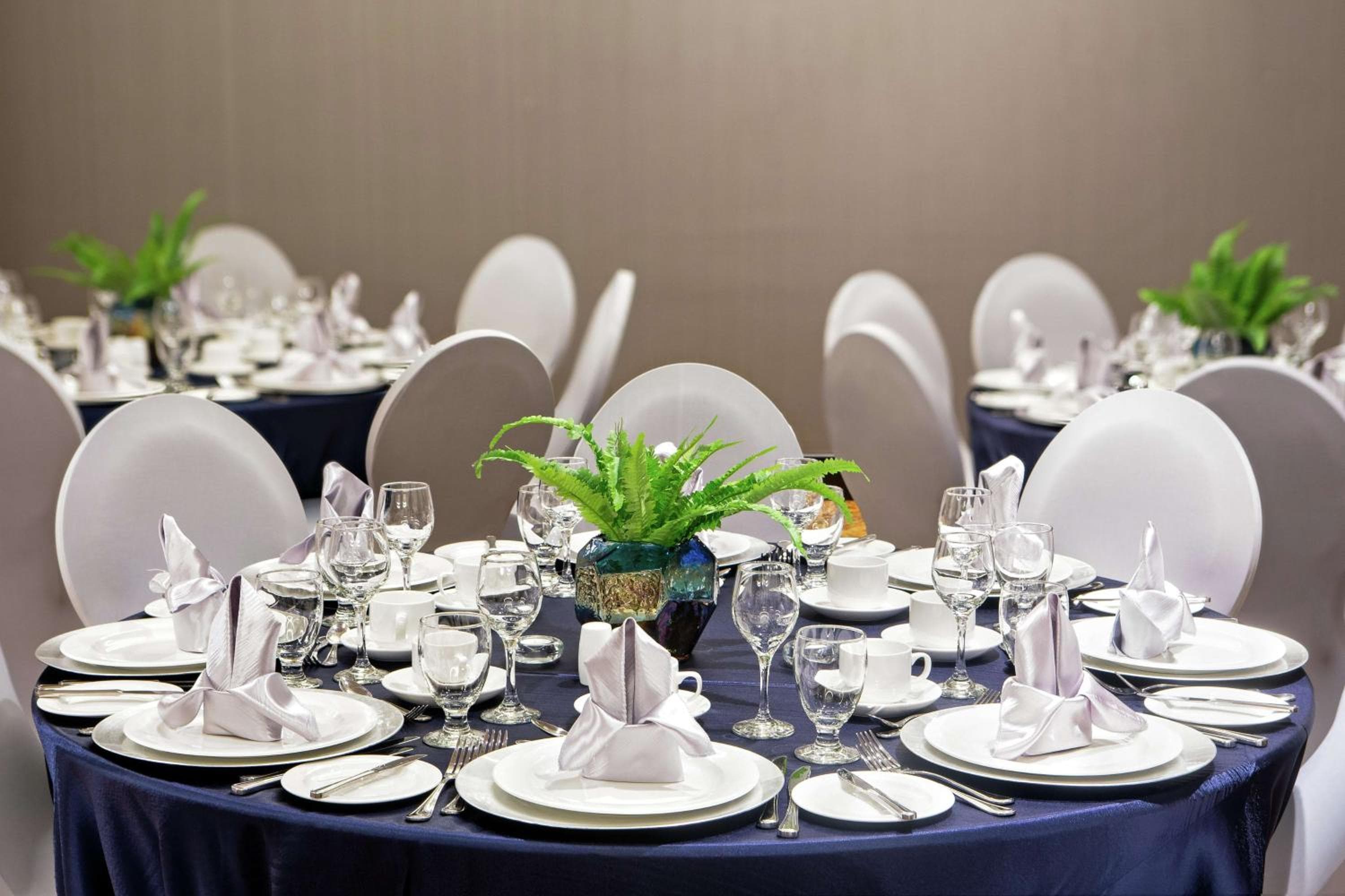 DoubleTree by Hilton Toronto Airport
