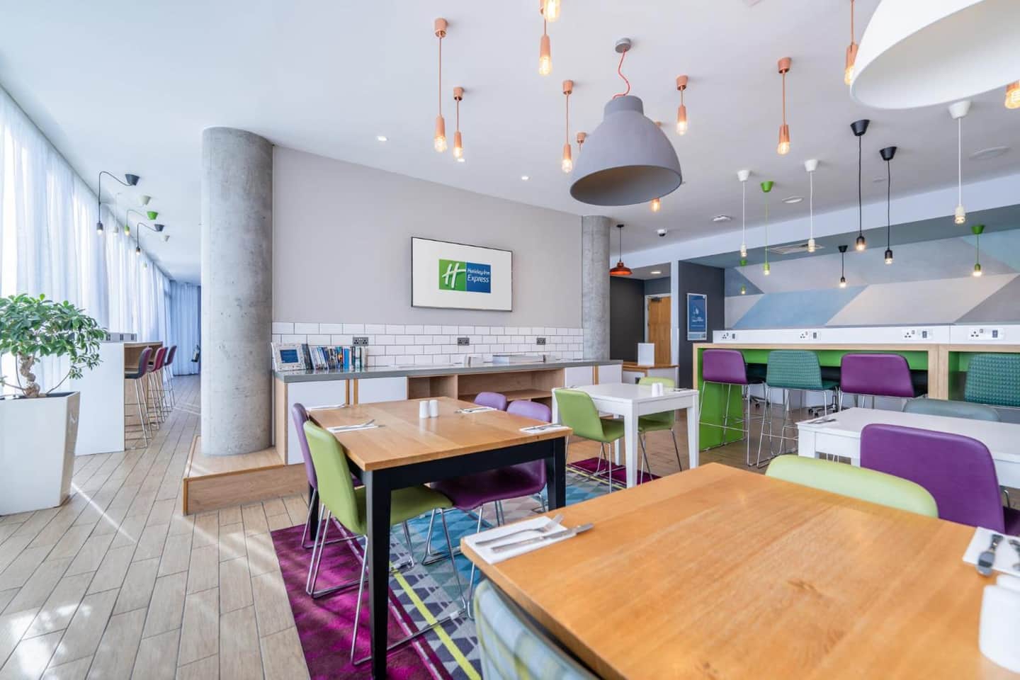 Holiday Inn Express Aberdeen Airport