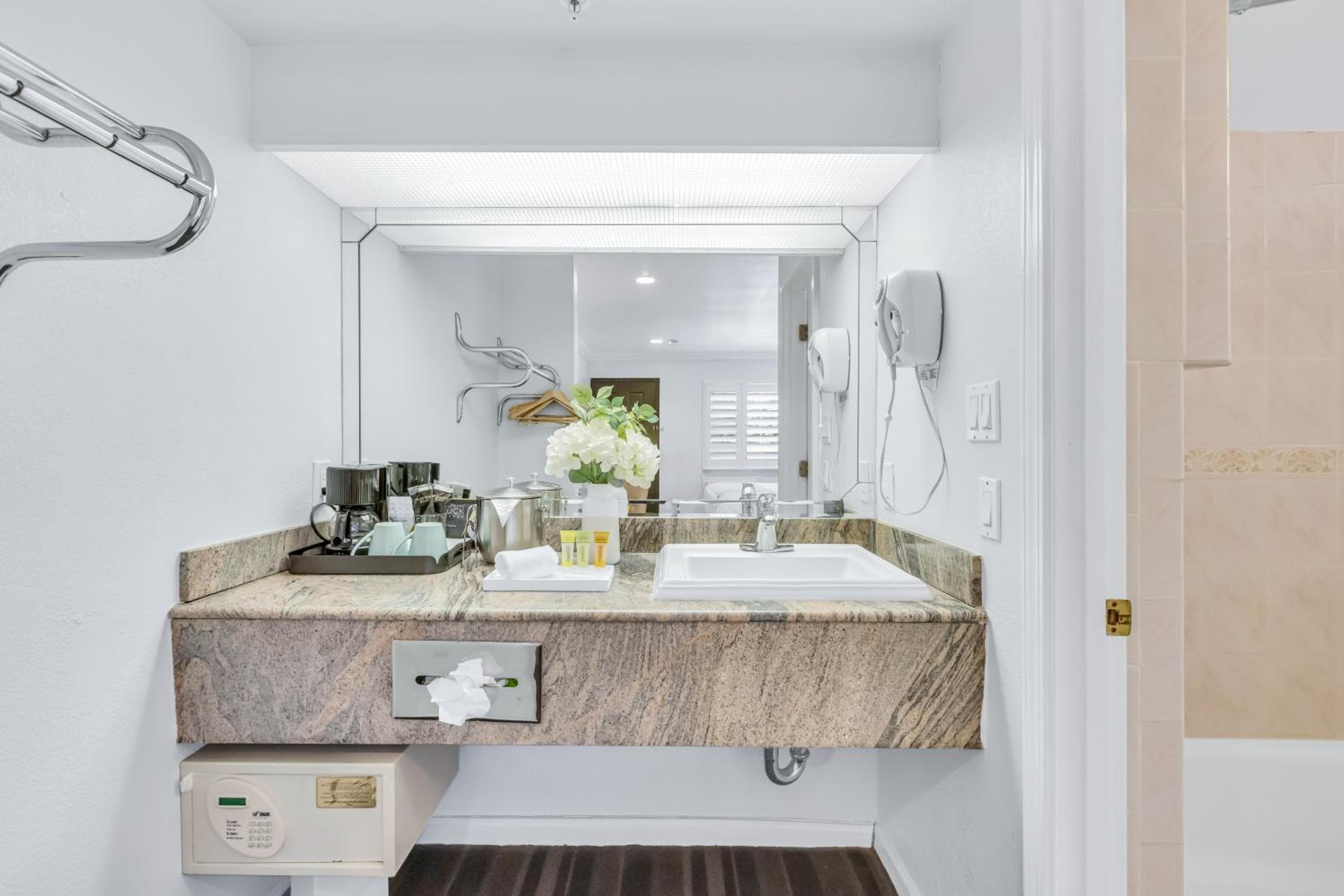 Napa Valley Hotel and Suites