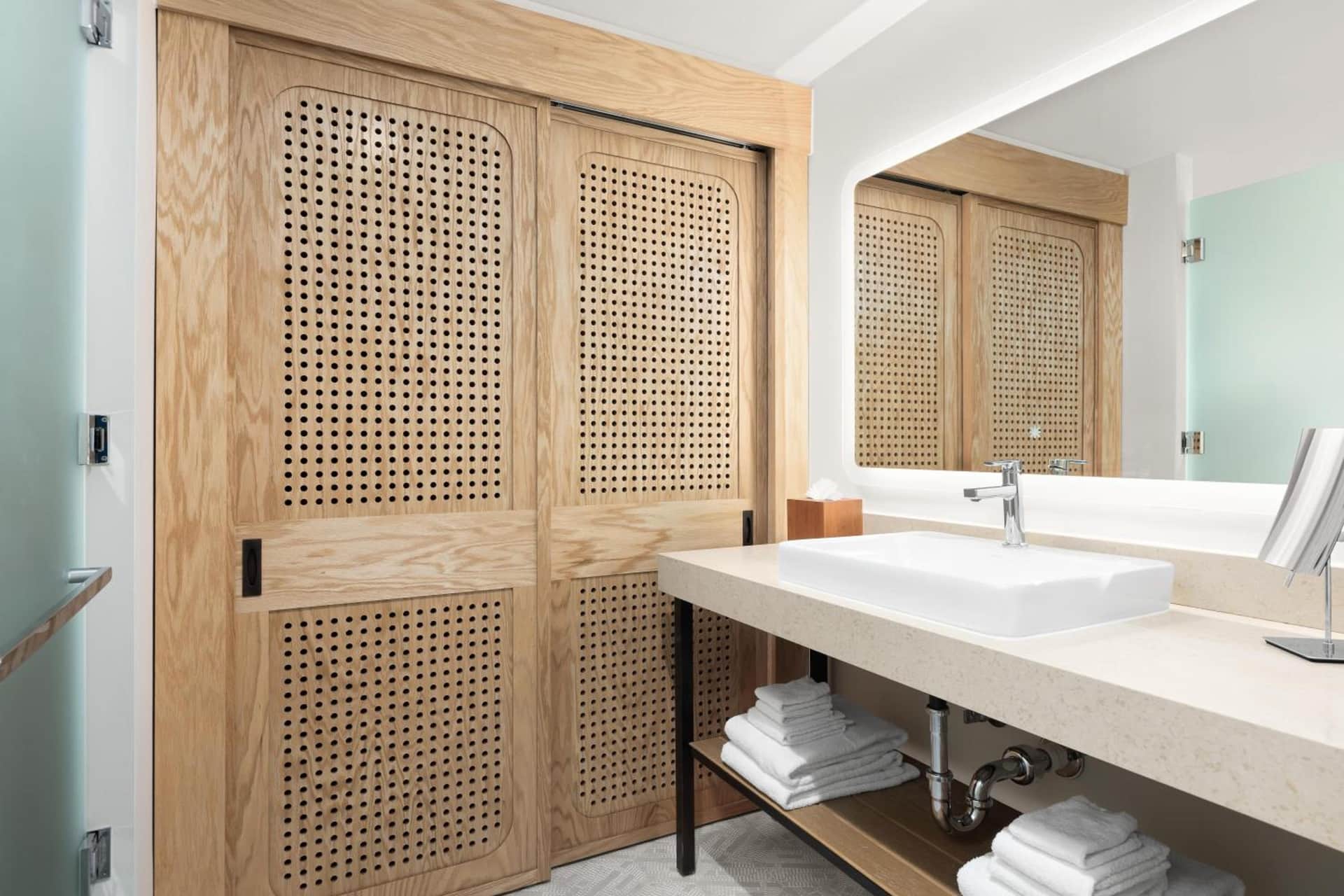 The Hiatus Clearwater Beach, Curio Collection by Hilton