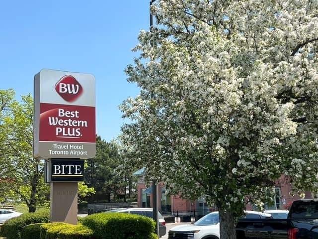 Best Western Plus Travel Hotel Toronto Airport