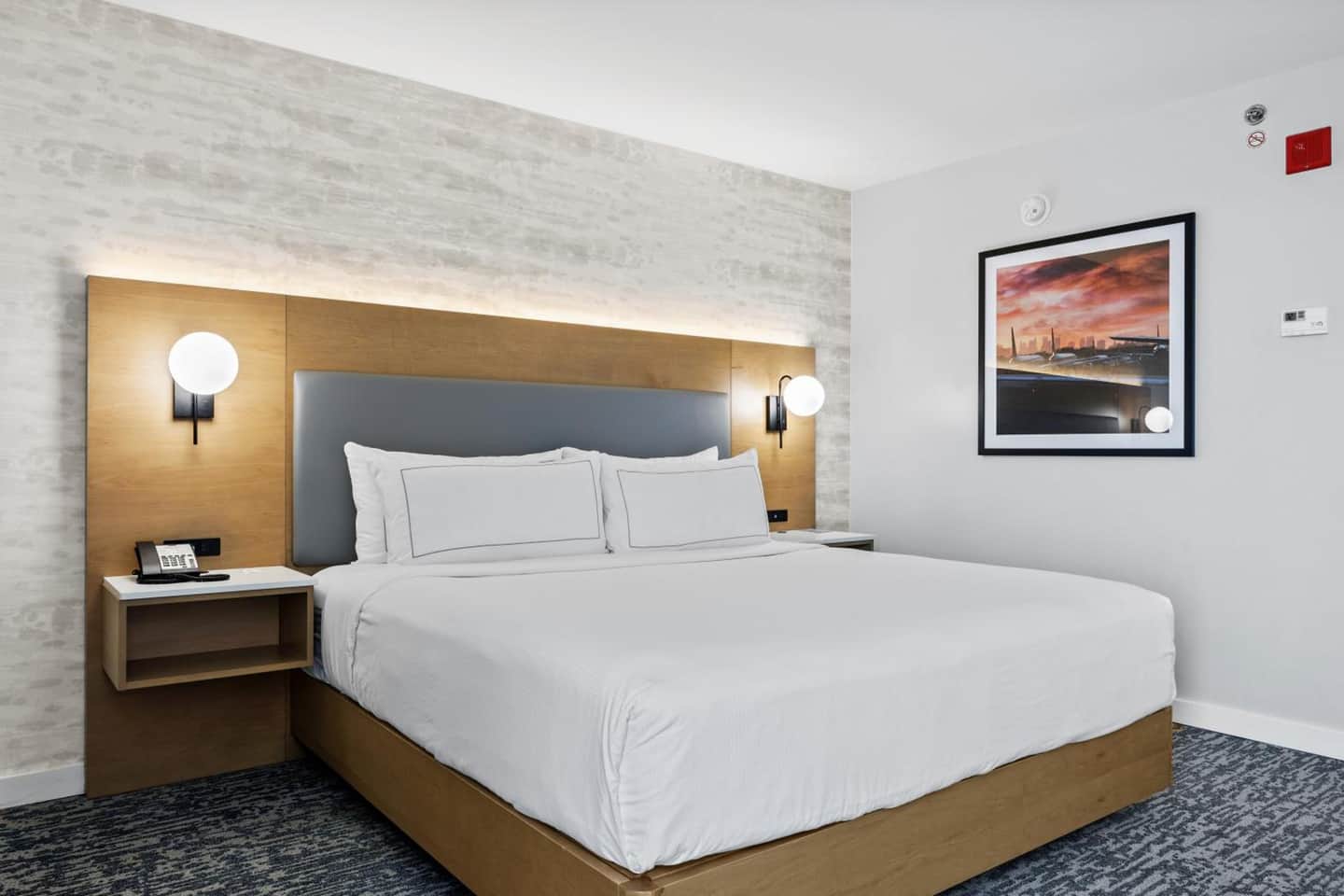 DoubleTree by Hilton New York JFK Airport