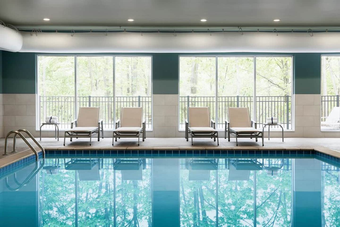 Holiday Inn Express & Suites Chicago - Oak Forest