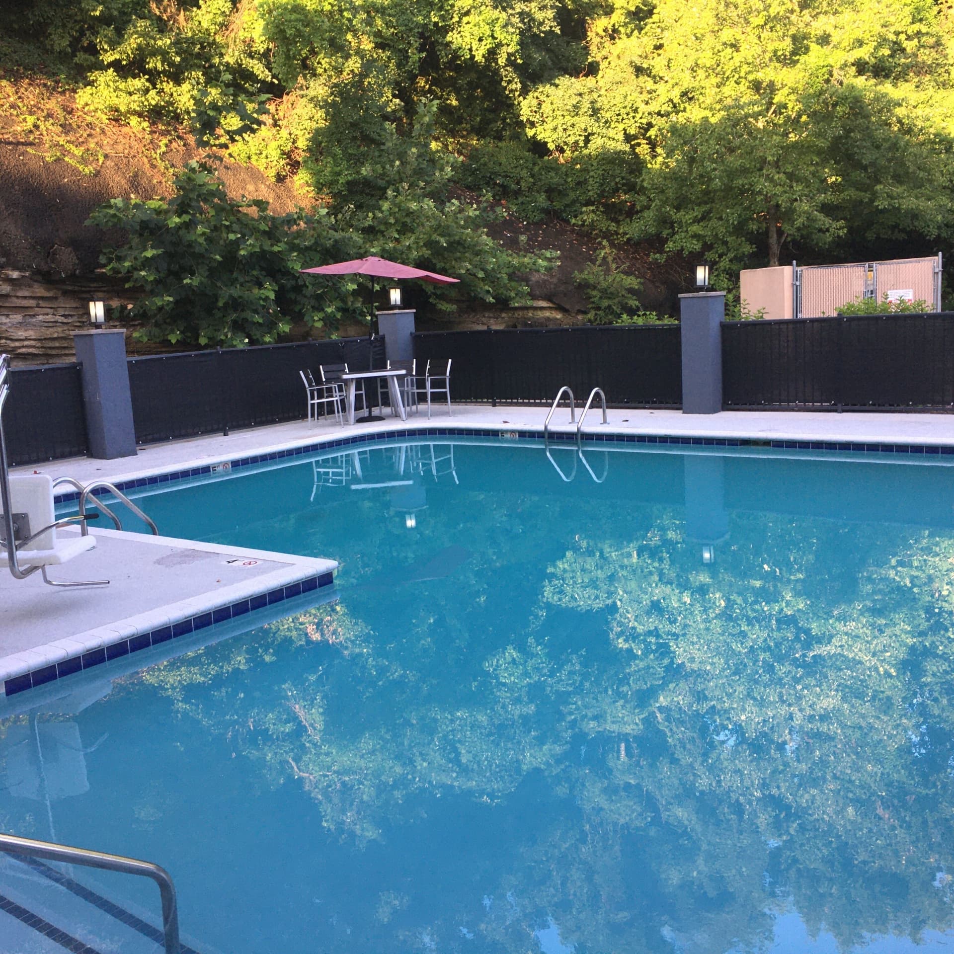 Comfort Suites Nashville Airport - BNA