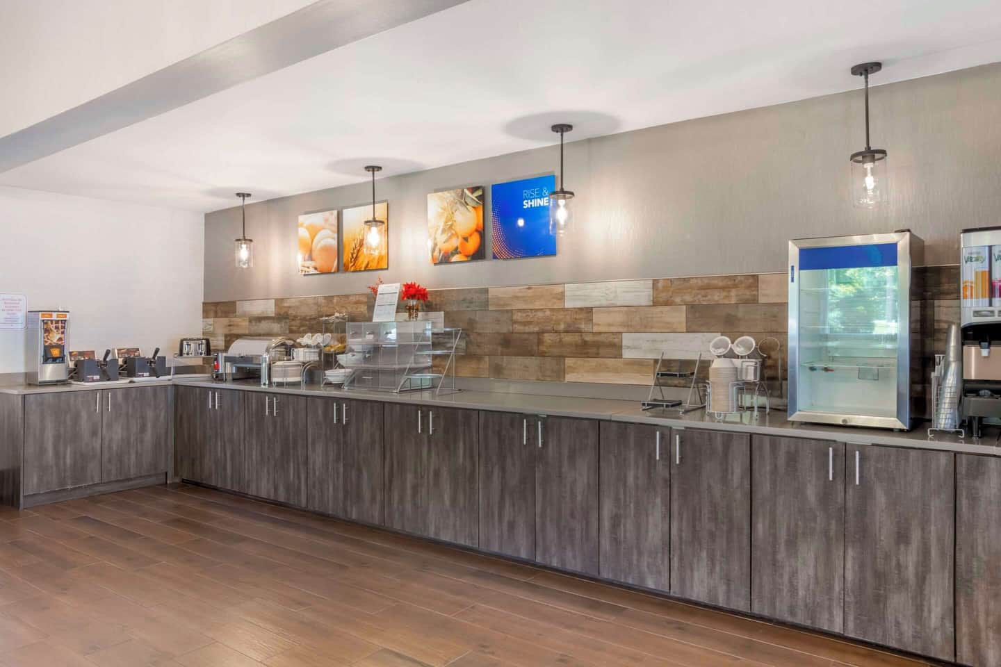 Comfort Suites Nashville Airport - BNA
