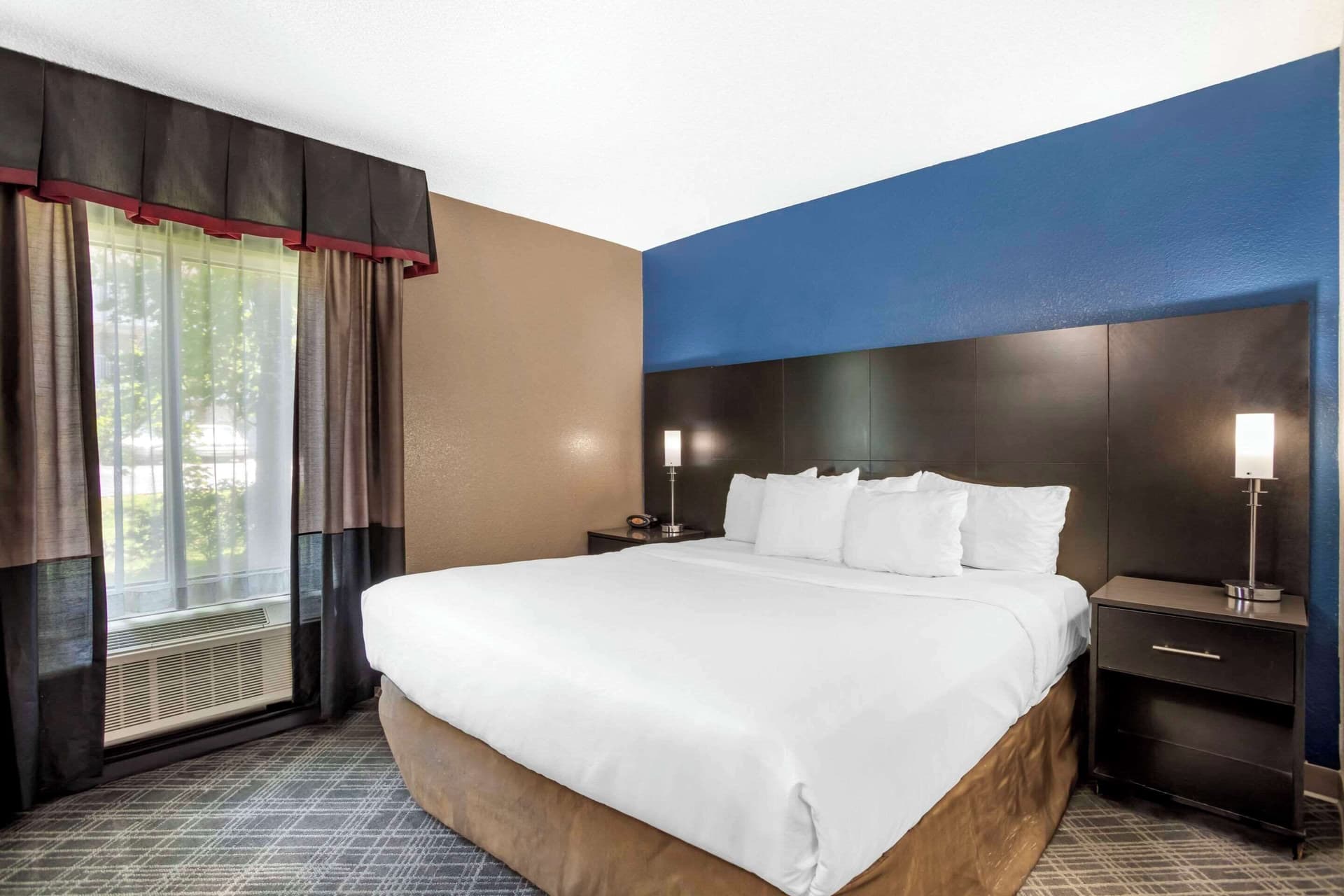Comfort Suites Nashville Airport - BNA
