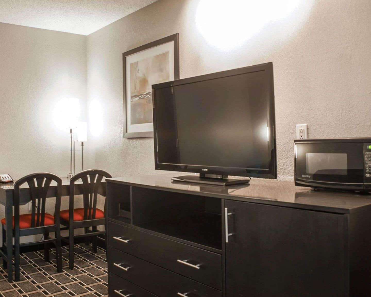 Comfort Suites Nashville Airport - BNA