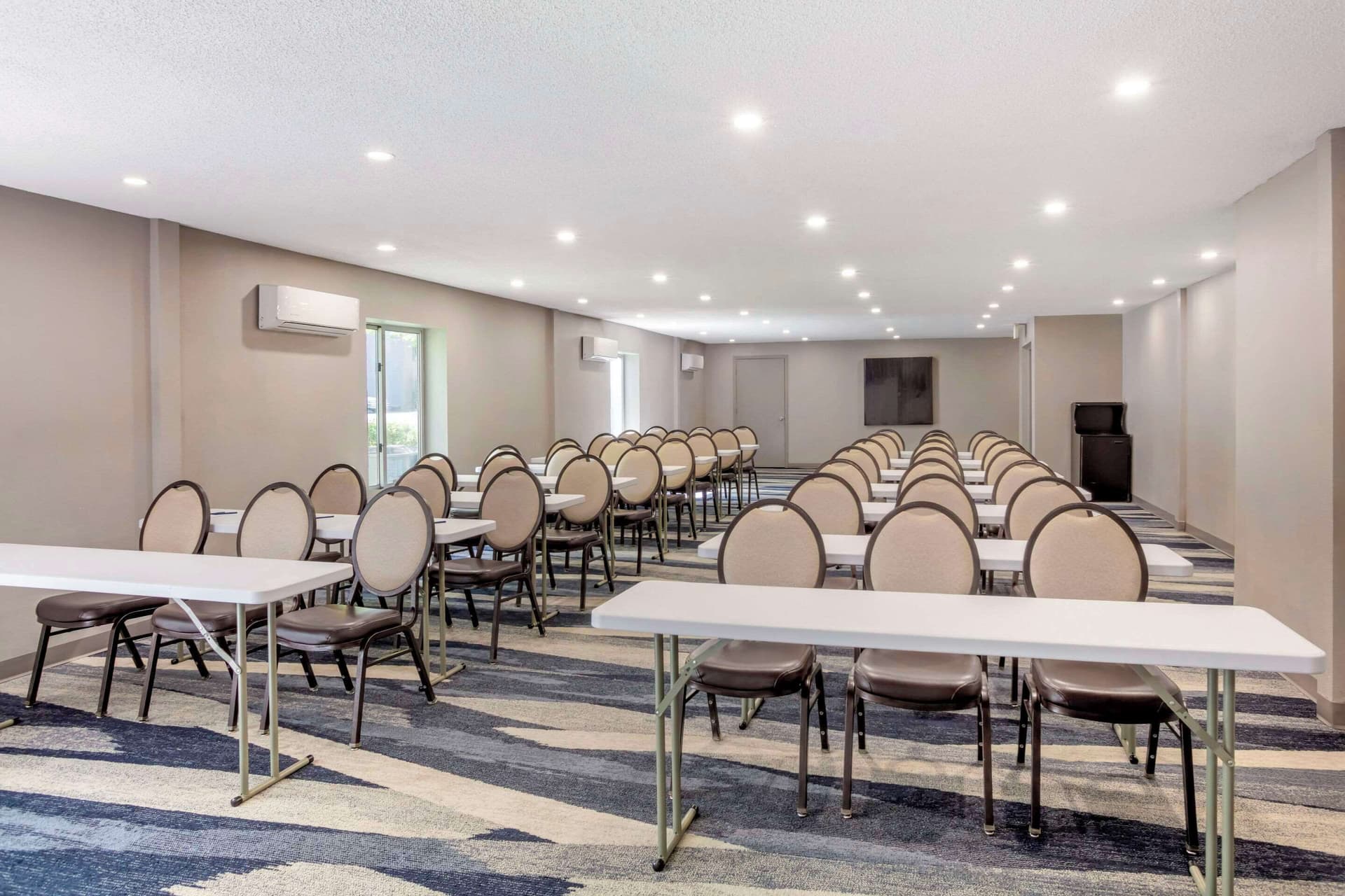 Comfort Suites Nashville Airport - BNA