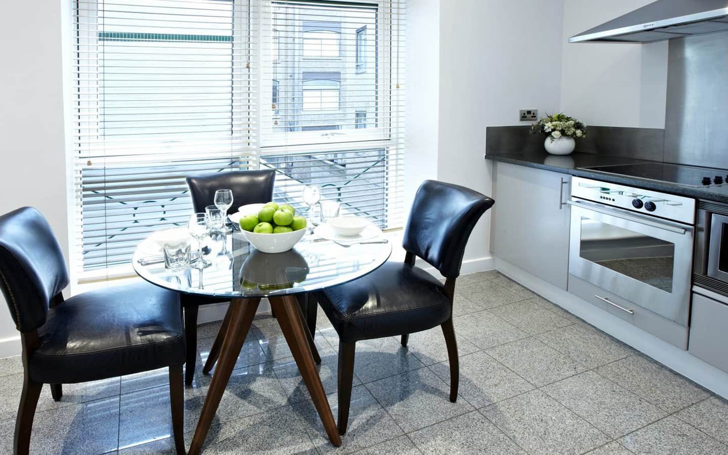 196 Bishopsgate Apartments by DMONTRIO