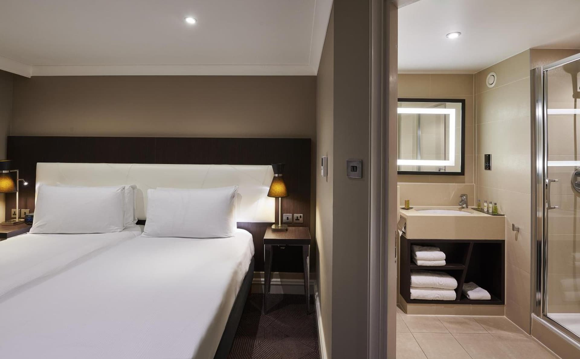 DoubleTree by Hilton London - Ealing