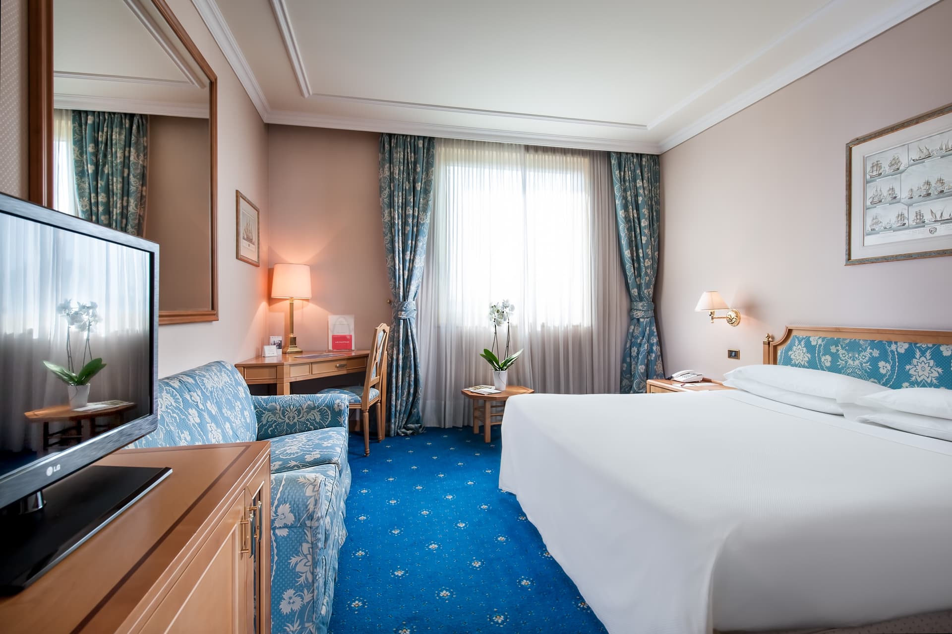Royal Garden Hotel