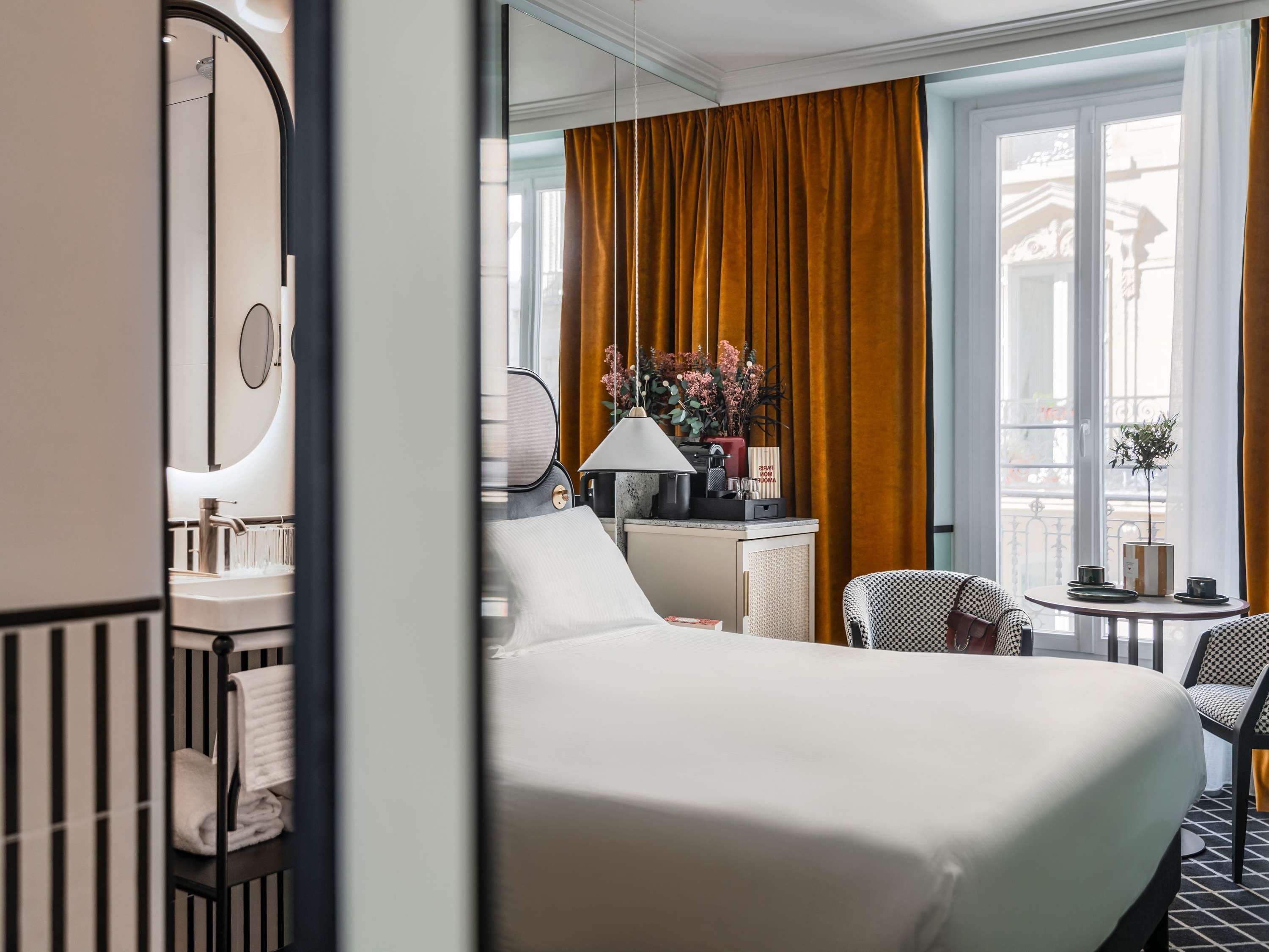 Hotel Faubourg Galant Paris, Handwritten Collection