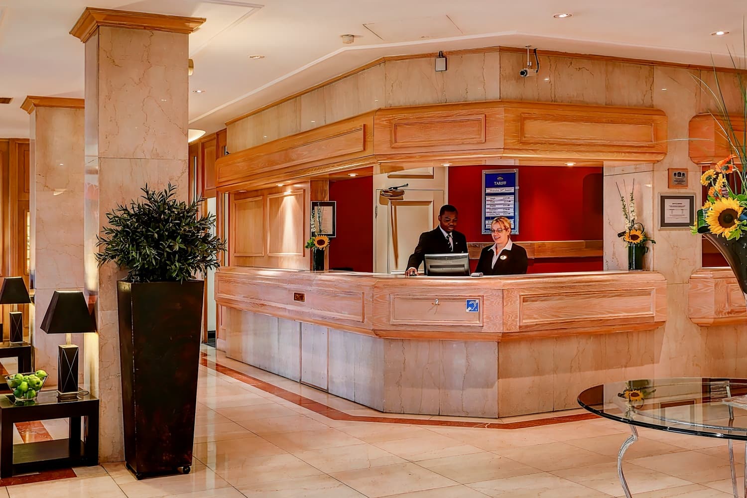 DoubleTree by Hilton Reading M4 J10